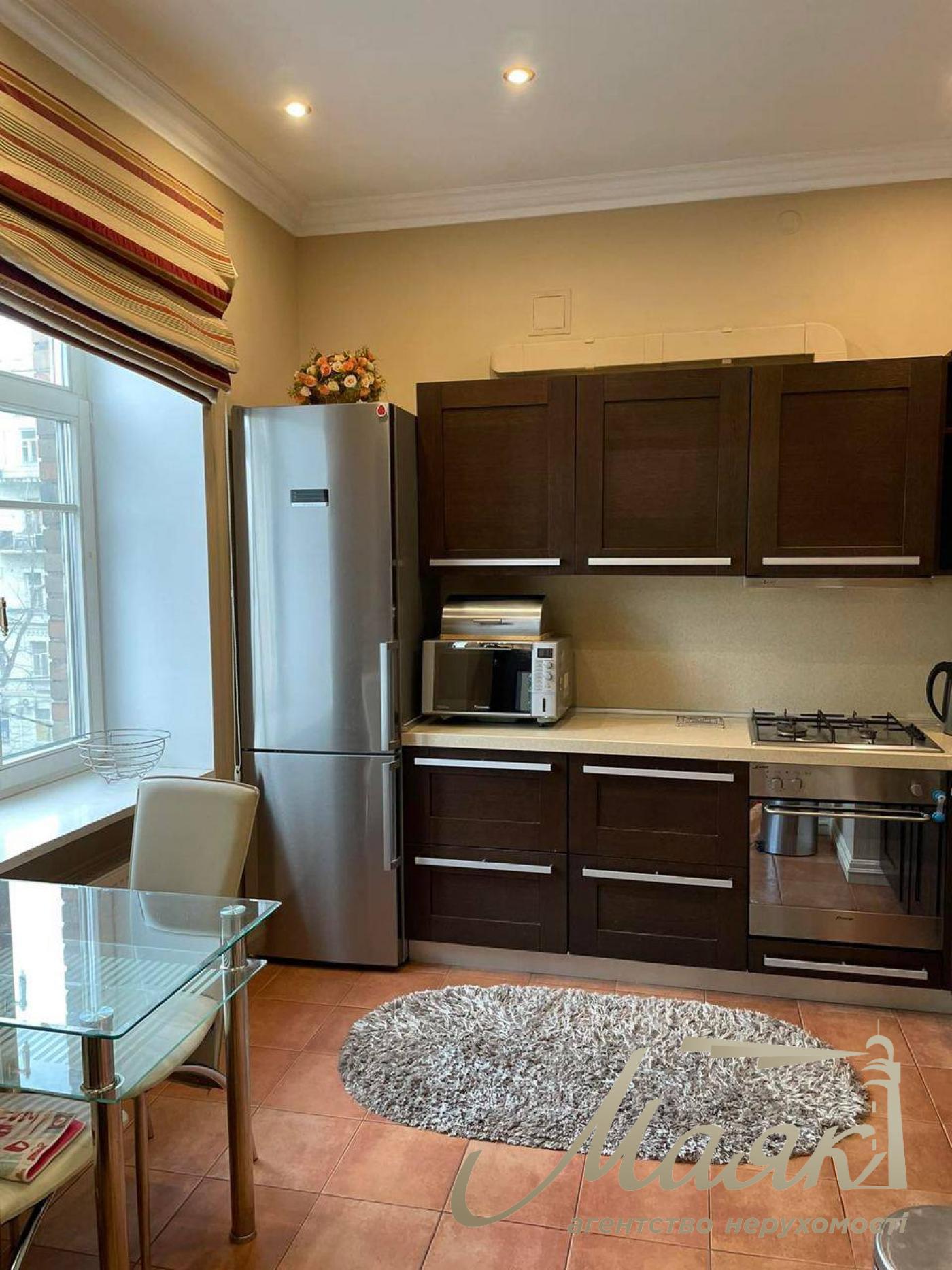 Rent 3-room apartment st. Saksaganskogo 63, Center