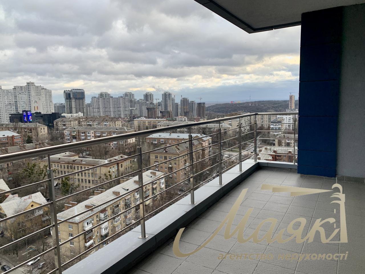 Sale of 4-room apartment 177m2+terrace in residential complex “Central park”