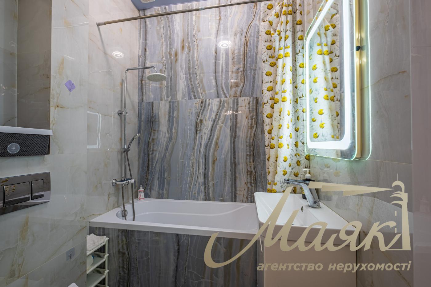 Продажа одноэтажного дома 182.6 м2 в с. Погребы, ул. Пасиченка, Киевская обл, Броварский р-н.