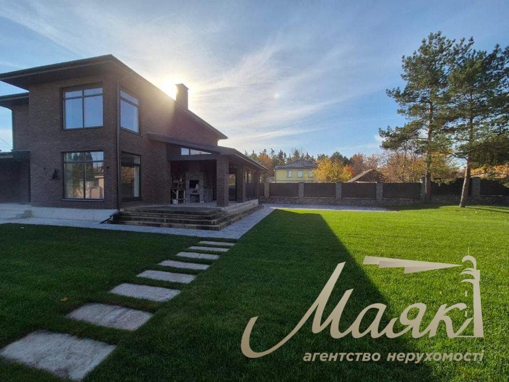 Продаж будинку преміум-класу 286м2 с. Плюти, Обухівський напрямок, Київс