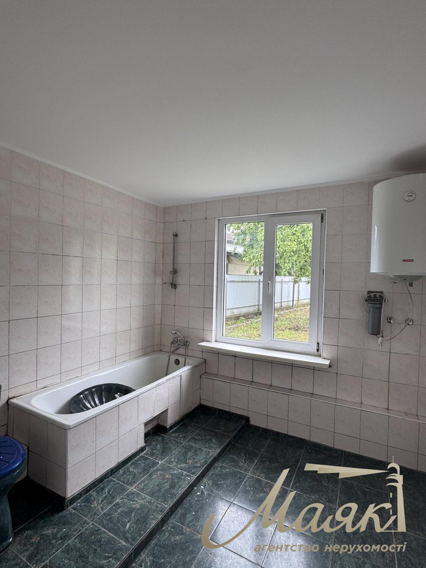 Продаж 2х-поверхового будинку з виходом до води 120м2 9 сотко землі Голосіївський район, Чапаєвка/Віта Литовська з виходом до води