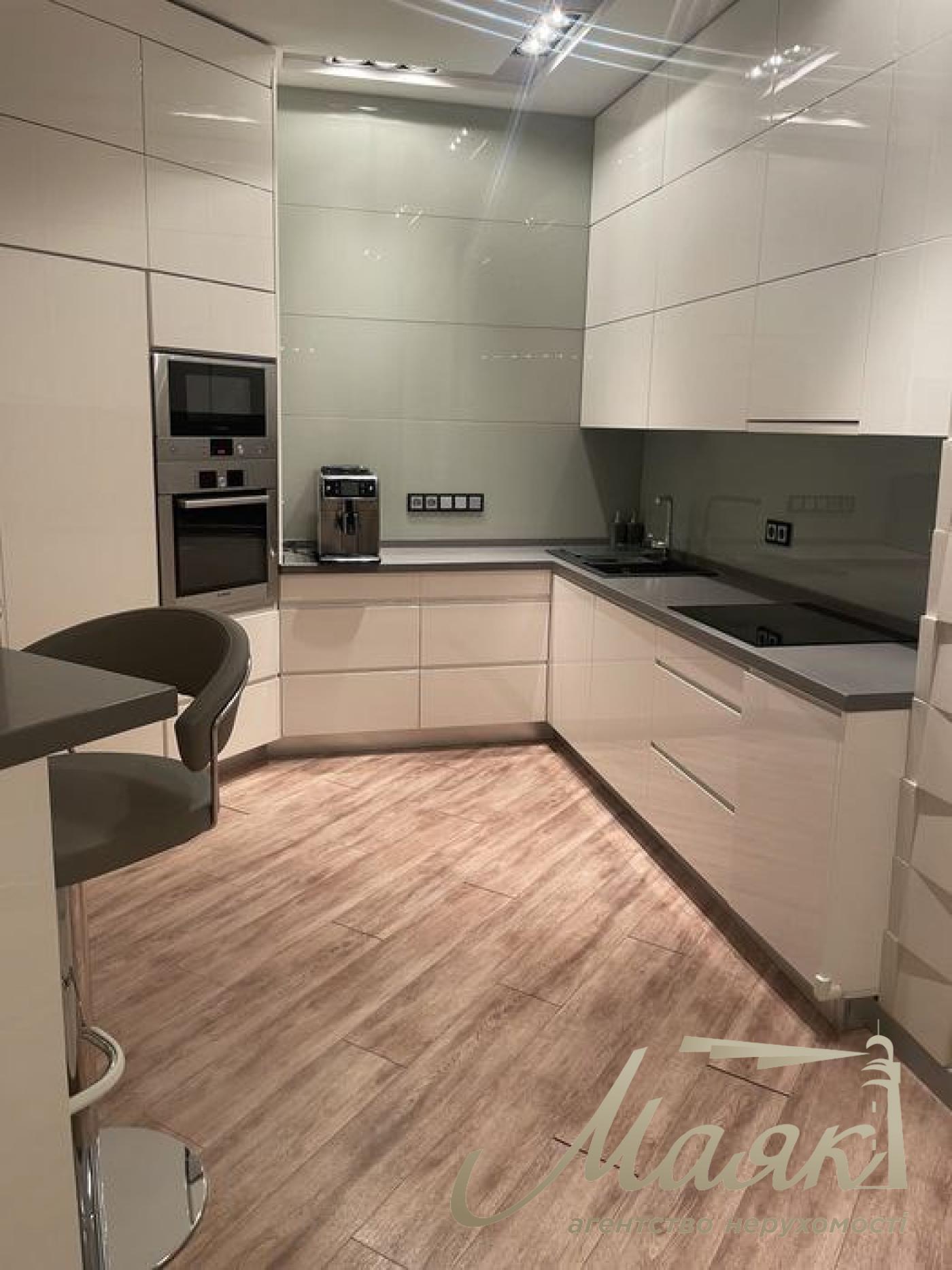 Продажа 3-комнатной квартиры, 110 м2 в ЖК Престиж холл Тютюнника Печерск