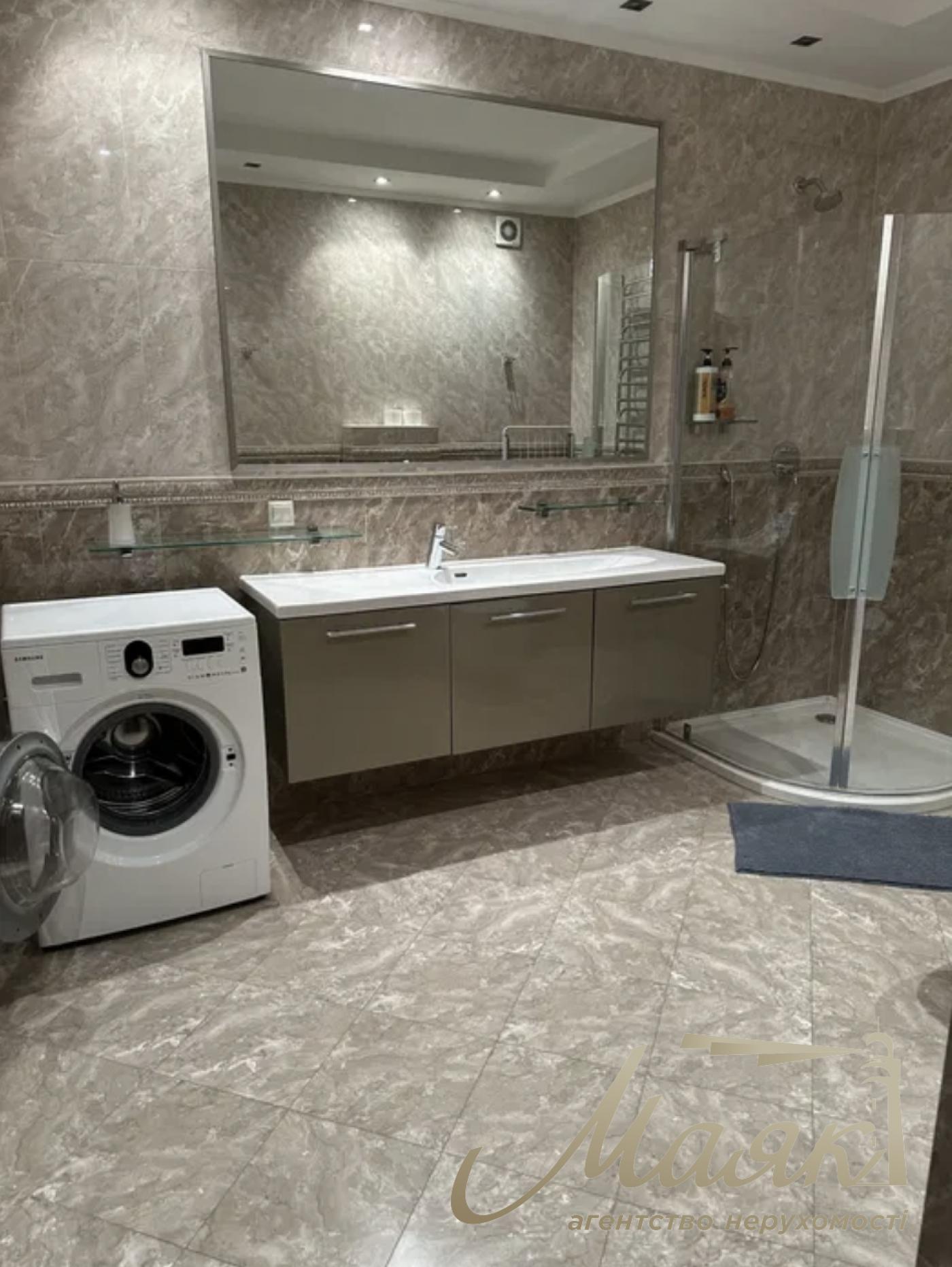 Оренда затишного будинку площею 560 кв.м у с.Козин (Конча-Заспа).