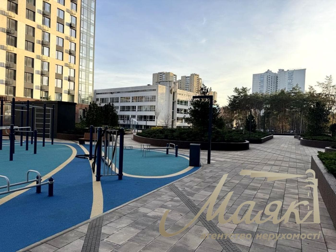 3-room apartment for sale, unrenovated, in the "Novy Avtograf" comfort-class residential complex, 96 m², Kyiv, Left Bank, Dniprovskyi District, Knyaz Roman Mstislavych Street, Darnitsa Metro Station