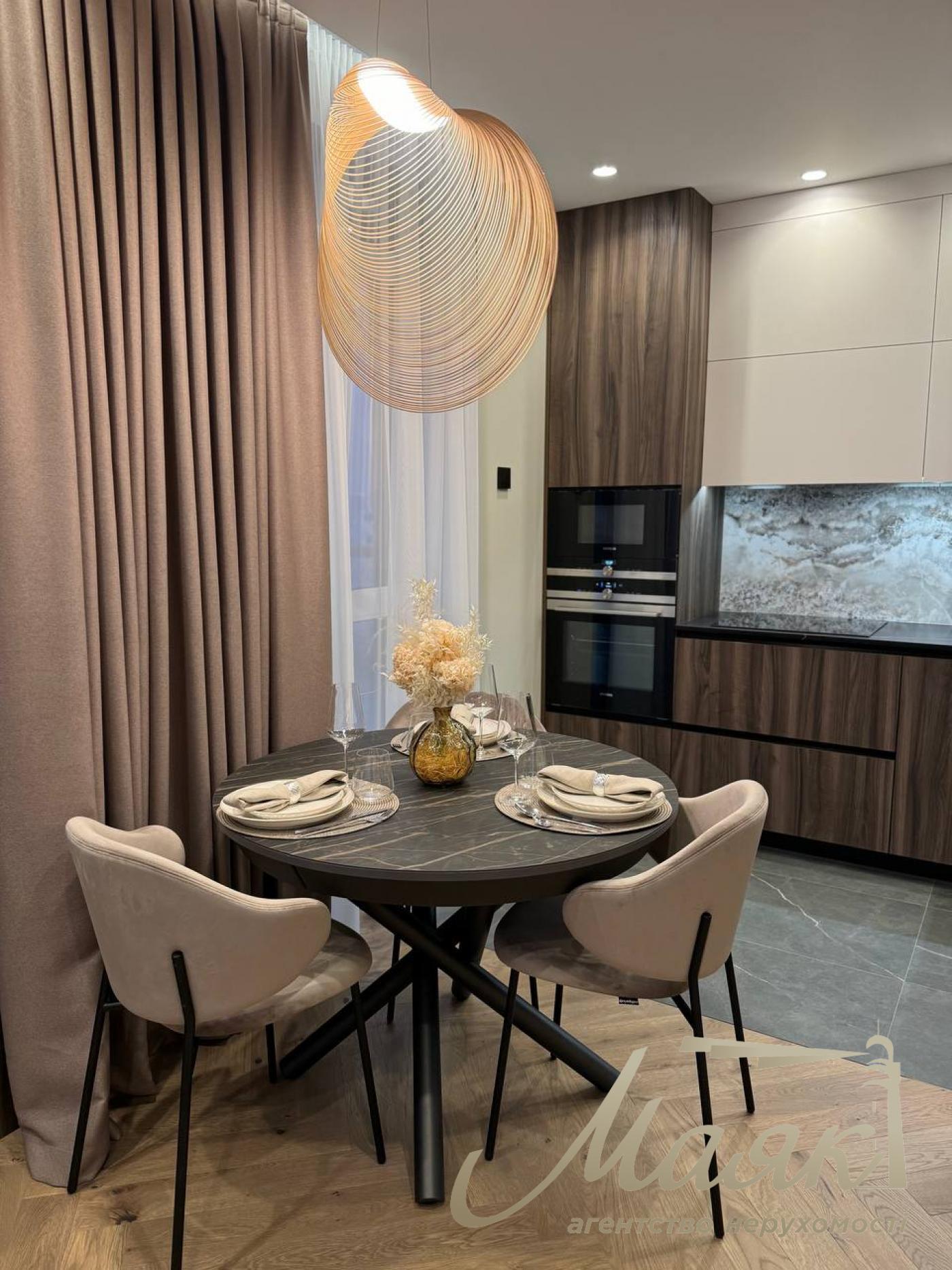 Продаж 2 кімнатної квартири, 80м2, Французький квартал 2, вул. Джона Маккейна.