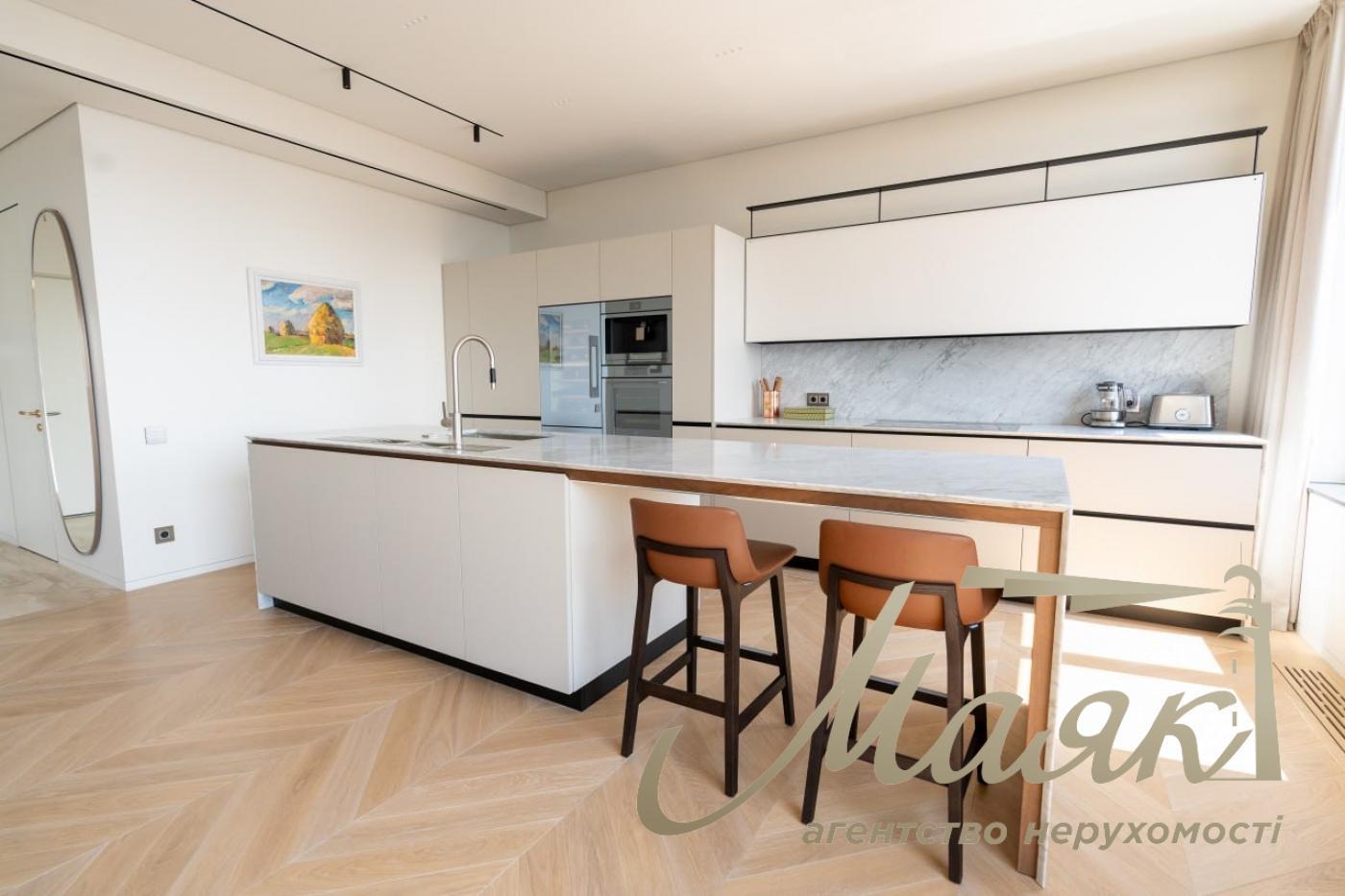 Rent 4 room apartment in LCD LCD Tetris Hall, Delovaya street, Pechersk, Kiev