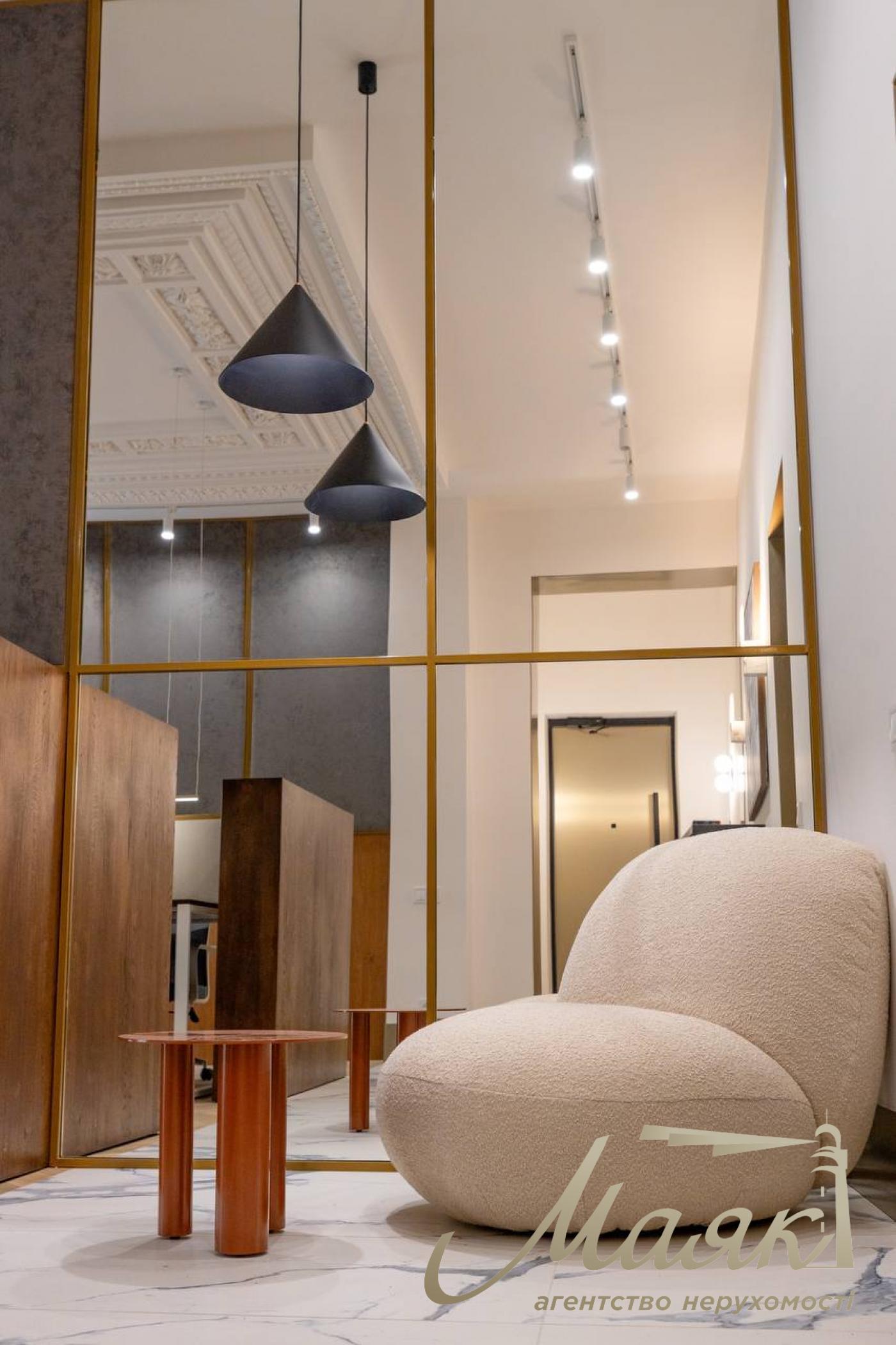 Оренда мебльованого офісу (62м2) вул. Липинського, 12