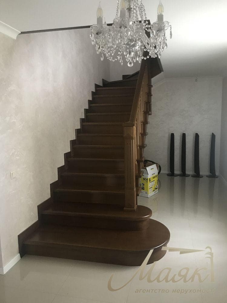 Оренда авторського будинку площею 400 м² з більярдною, зимовим садом та гаражем на 2 автомобілі в с. Підгорці, Обухівський напрямок, Київська область
