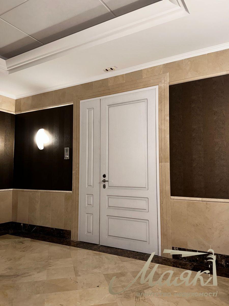 Sale of 4-room apartment in the Diamond Hall residential complex, Ivana Mazepy st., Arsenalnaya