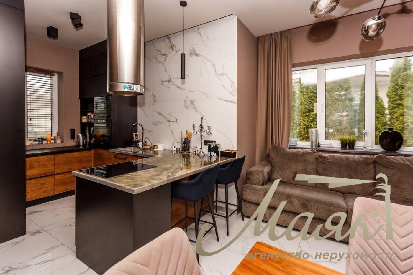 Продаж 2-поверхового будинку 210м2 с.Підгірці, Романків