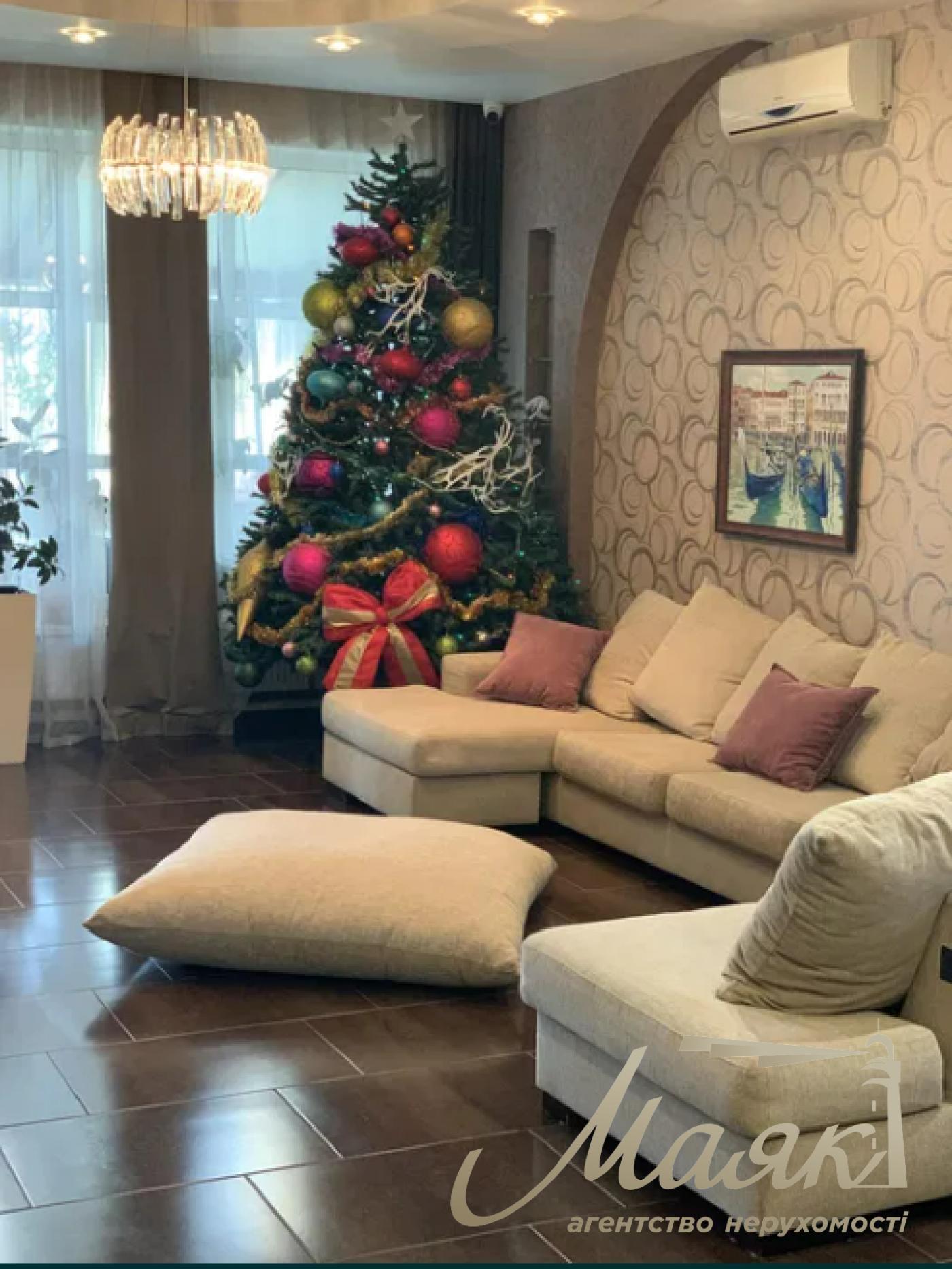 Rent a house 350m2 Osokorki, 1st East-far lane