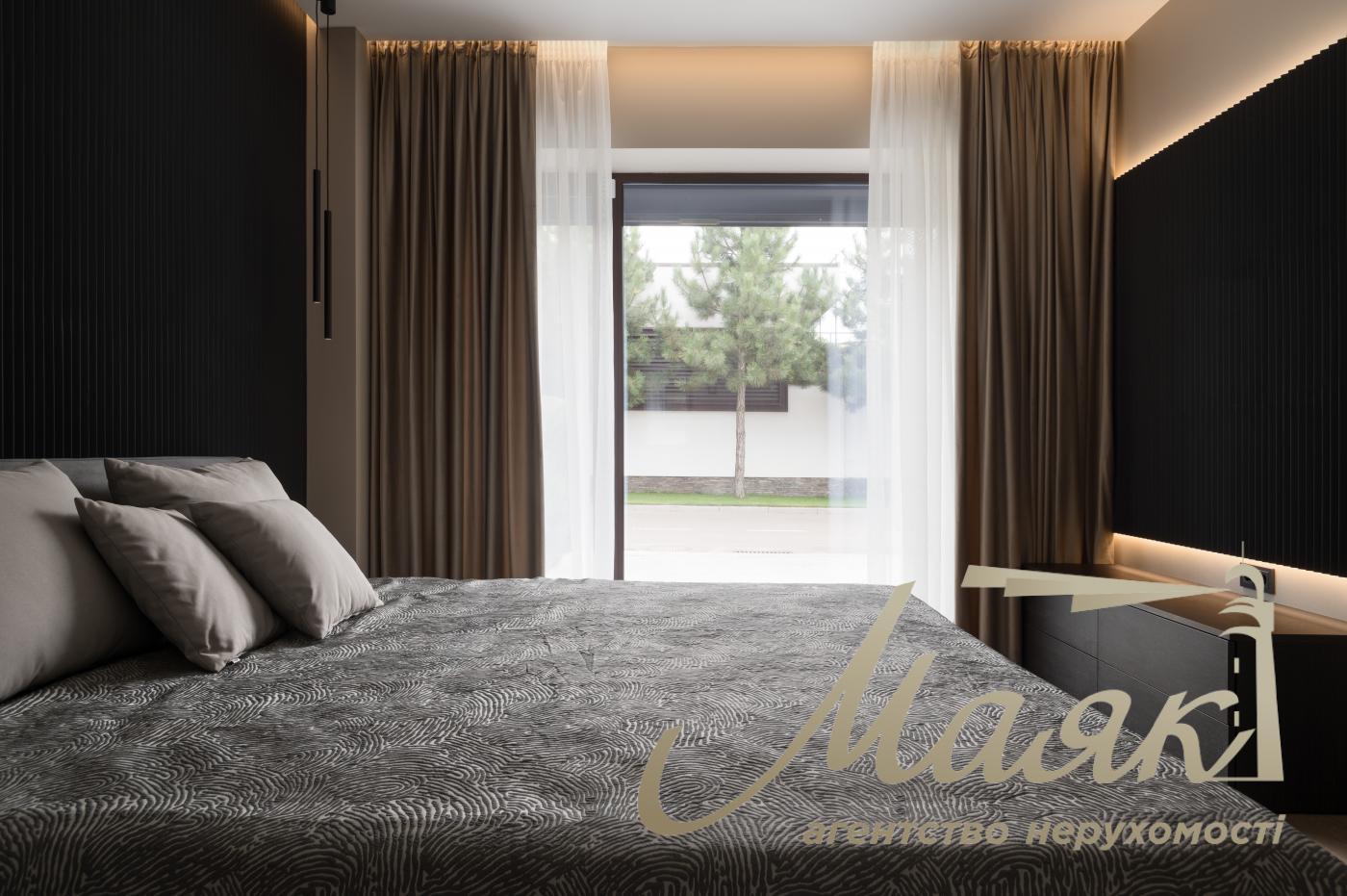 Sale of 2-storey townhouse 296m2, (3.5 hundredths) Kozin