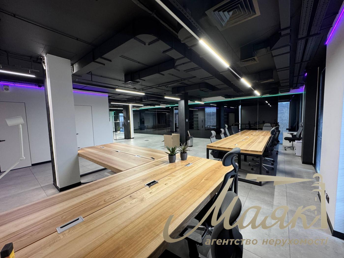 Оренда офісу 418м2 у БЦ класу А, вул.Красилівська, Голосіївський район.