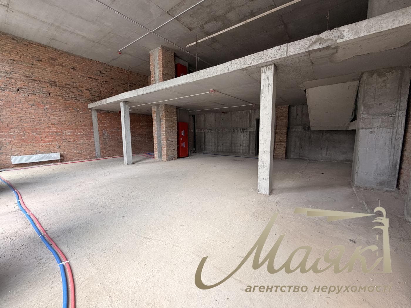 Commercial facade premises for rent in the residential complex "Novopecherskie Lipki"