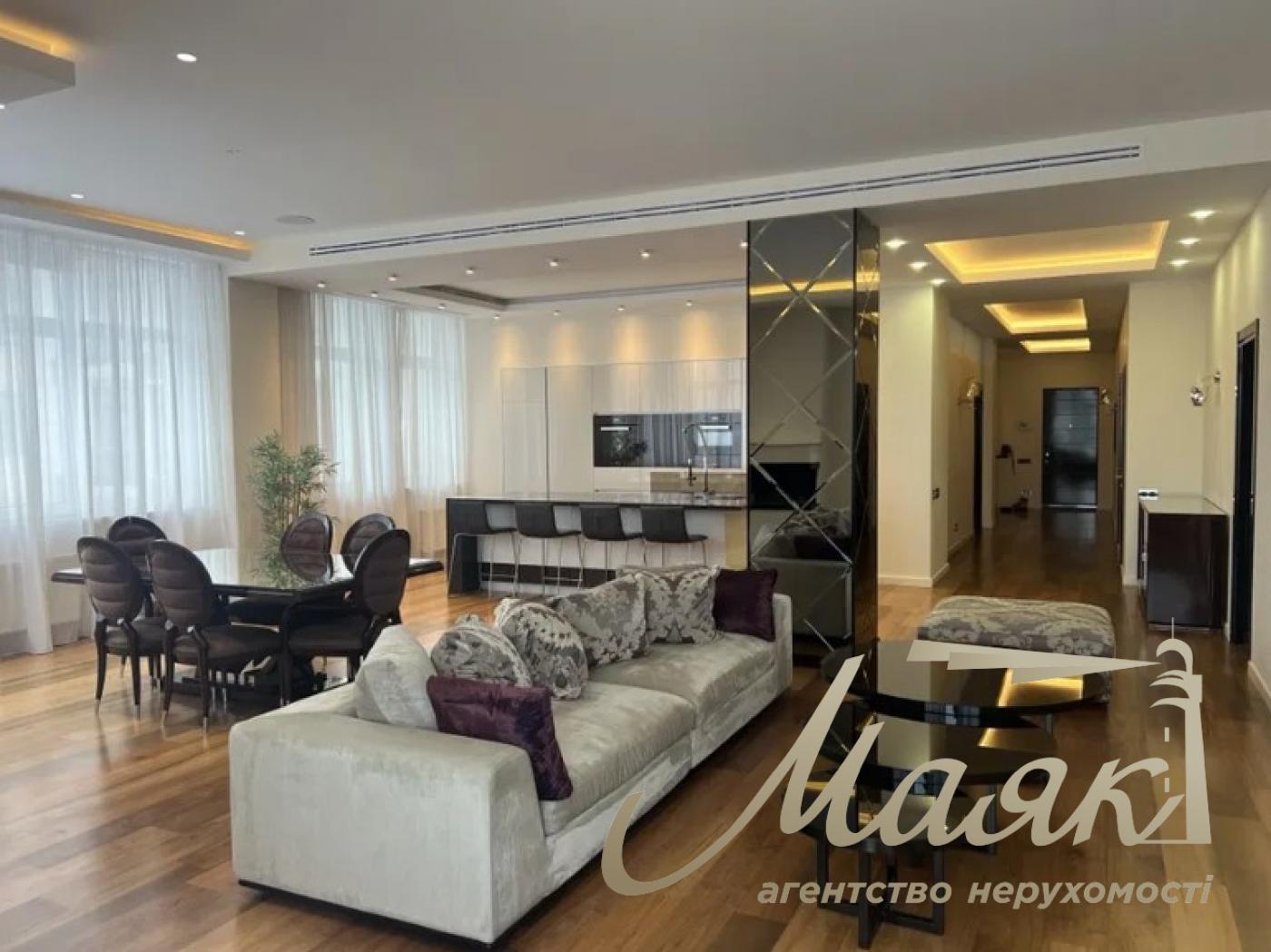 Rent 3-room apartment 198m2 st. Grushevskoho 9A
