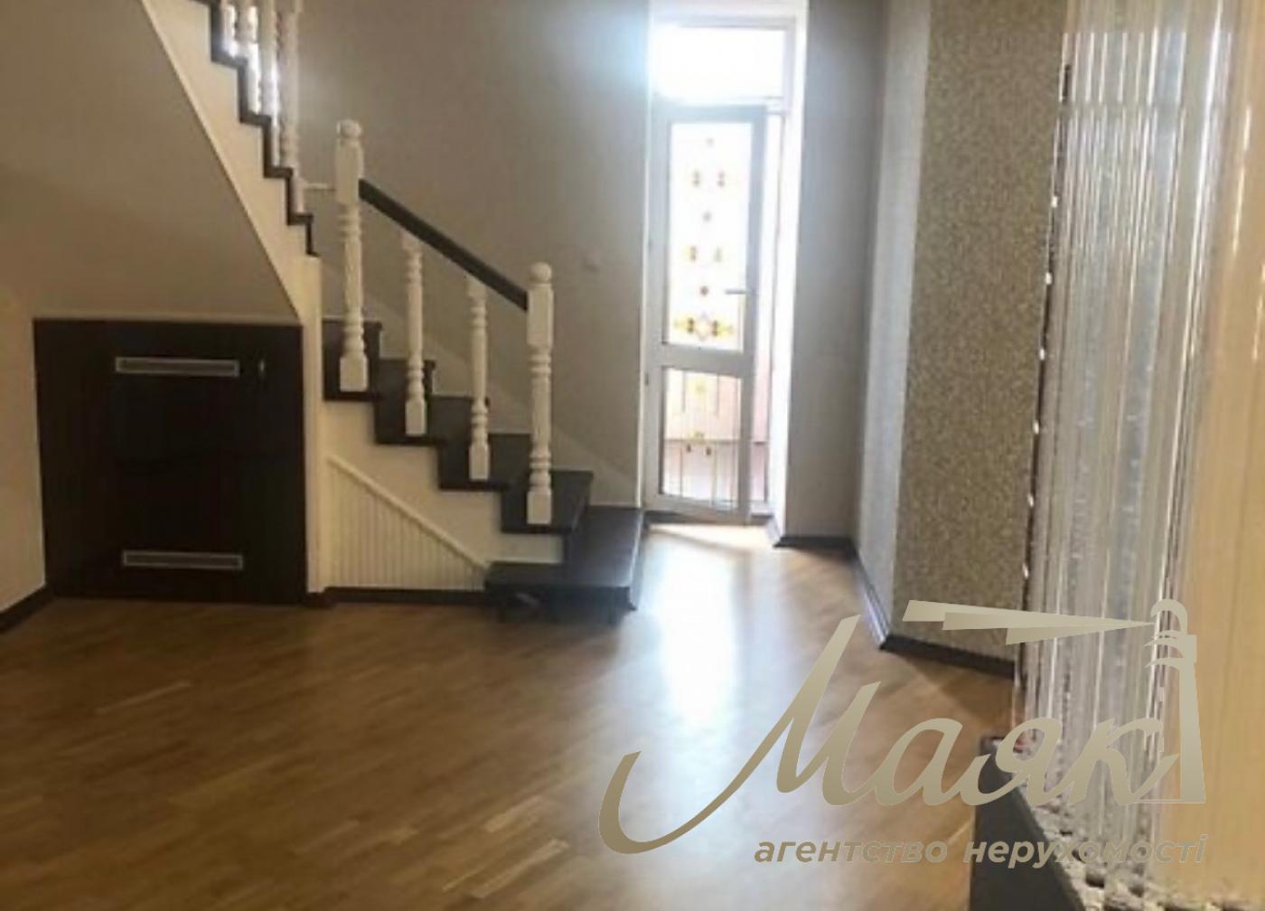 Продаж 9-к квартири 485 кв.м., вул. Ковпака, 17, м. Київ
