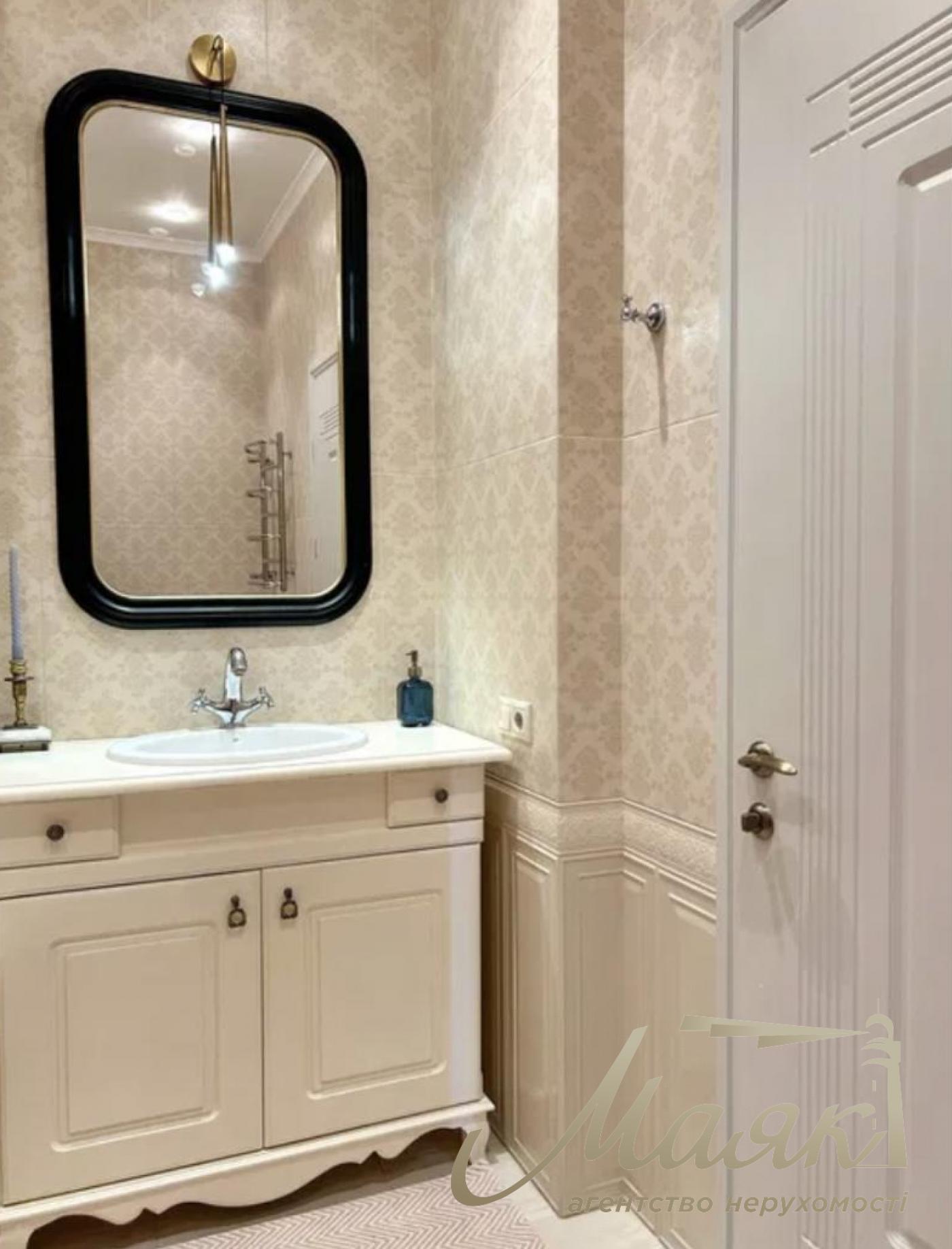 For sale 1k apartment 52m2 in LCD Novopecherskie Lipki, Dragomirova/Verkhoglyada 3, Pecherskiy district.