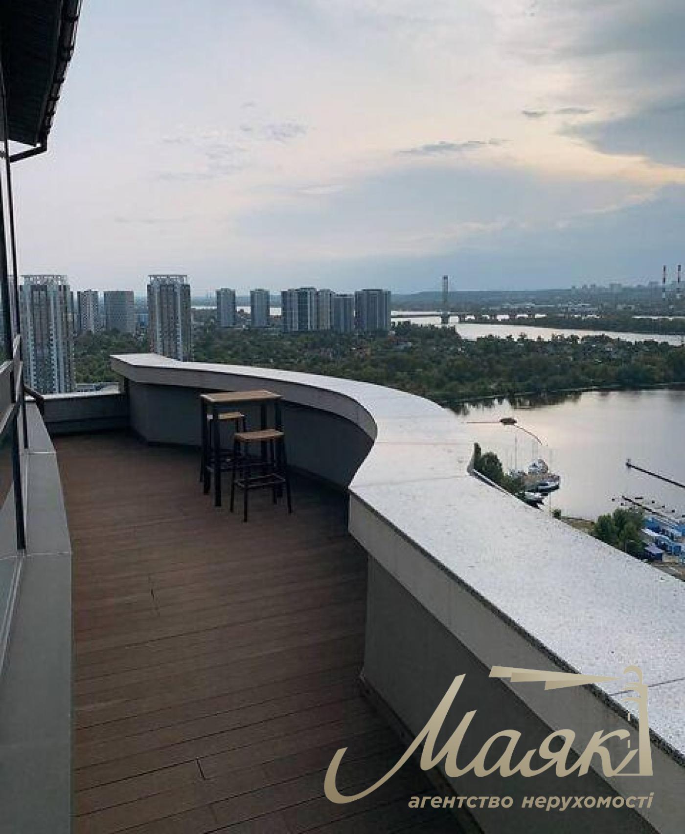 Продаж видової 2-х рівневої квартири з каміном, 115 м2 у Дніпровська набережна