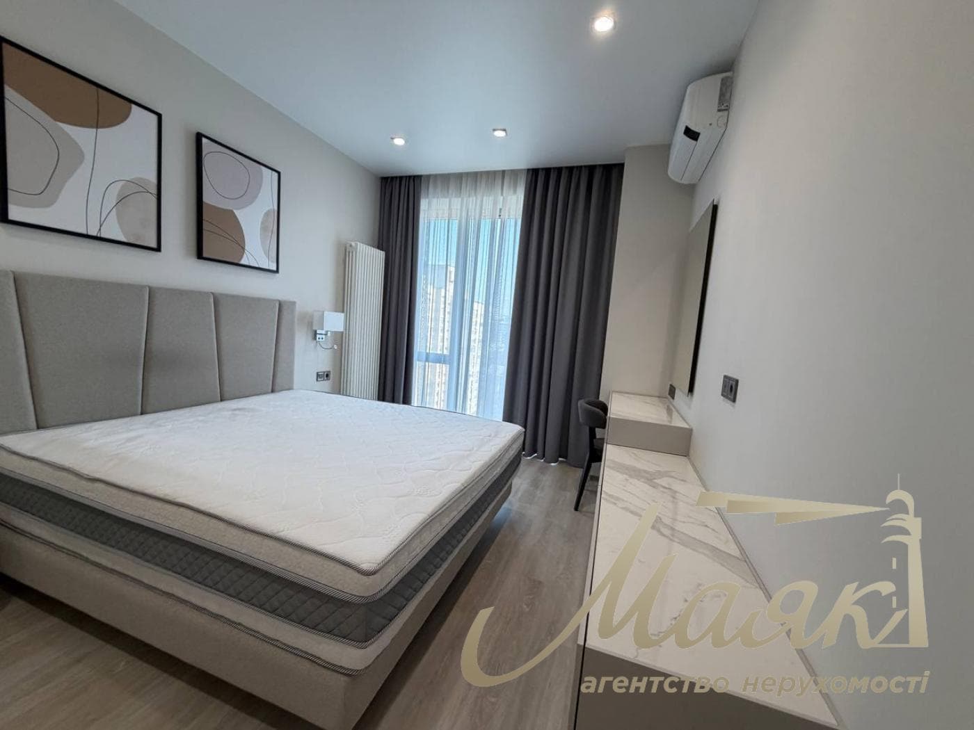 Оренда 2-кімнатної квартири з терасою у ЖК Atlantic Residences, вул. Антоновича, 118. Палац України, Центр.