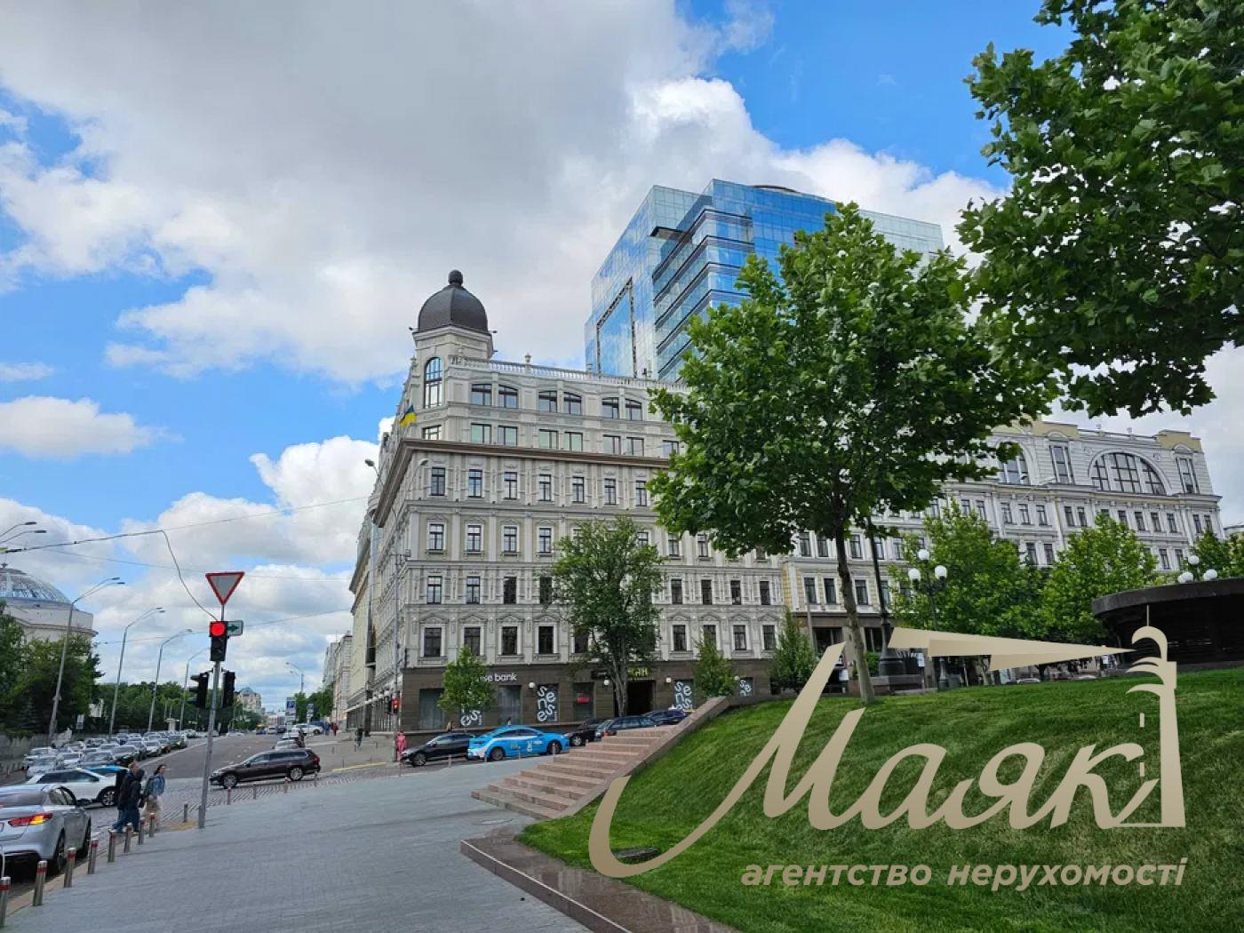 Аренда офиса 64 м.кв. БЦ Леонардо, Золотые ворота, Центр