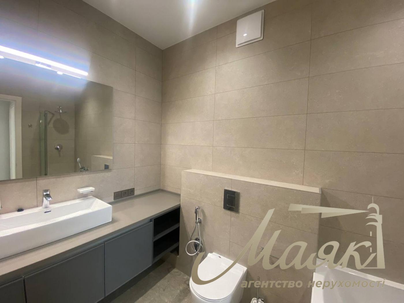 Rent of a 4-room apartment in the Atlantic residential complex at 118 Antonovycha Street, Palace of Ukraine.