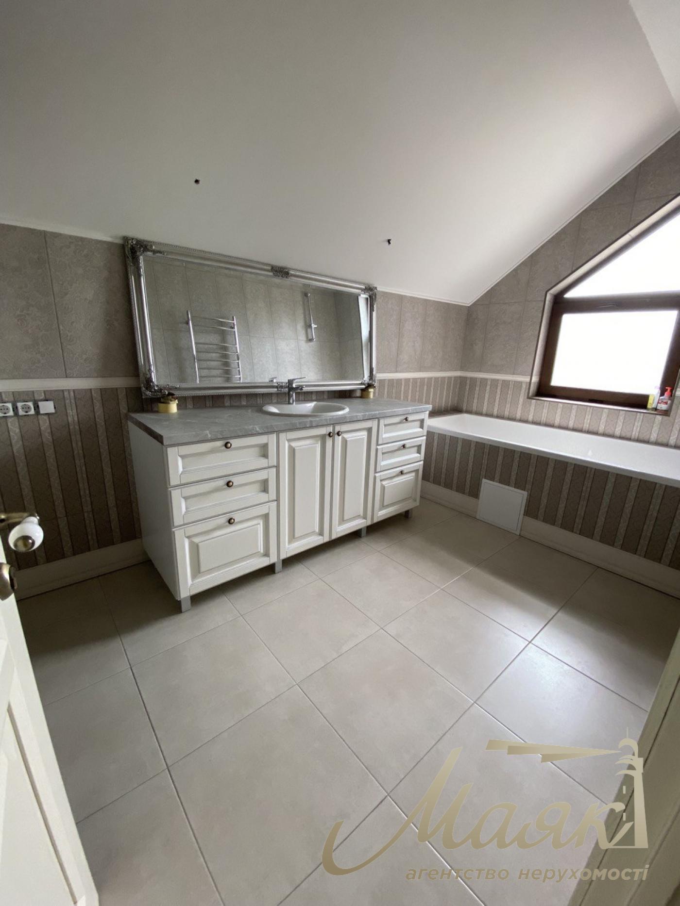 Продаж 2х-поверхового будинку 160м2 в с.Крюківщина
