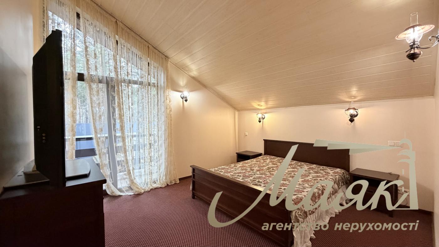 Оренда будинку К.Заспа, Козин, Плюти, оренда будинку в містечку, басейн, ліс, охорона