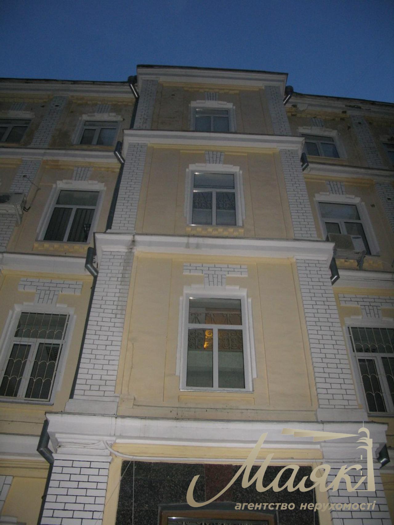 Office building for sale in Museum Lane, the very heart of the capital!