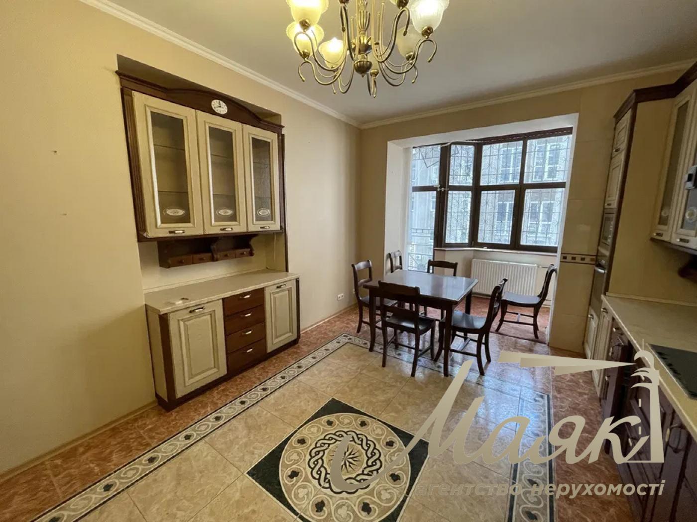 Оренда 4к квартири (217м²) по вул. Паторжинського 14, Центр