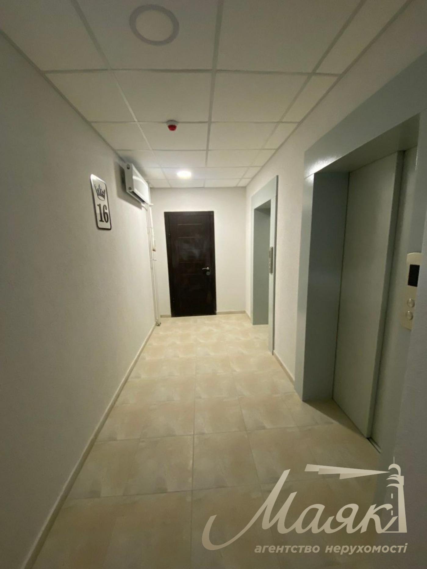 Sale of 2-room apartment in the New England residential complex by assignment, Maksimovicha St.