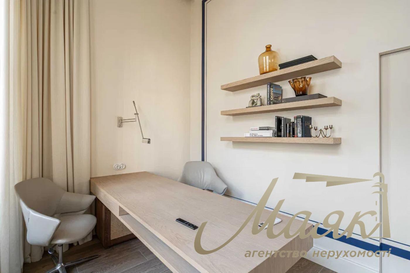 Продаж офісу в центрі, вул. Саксаганського