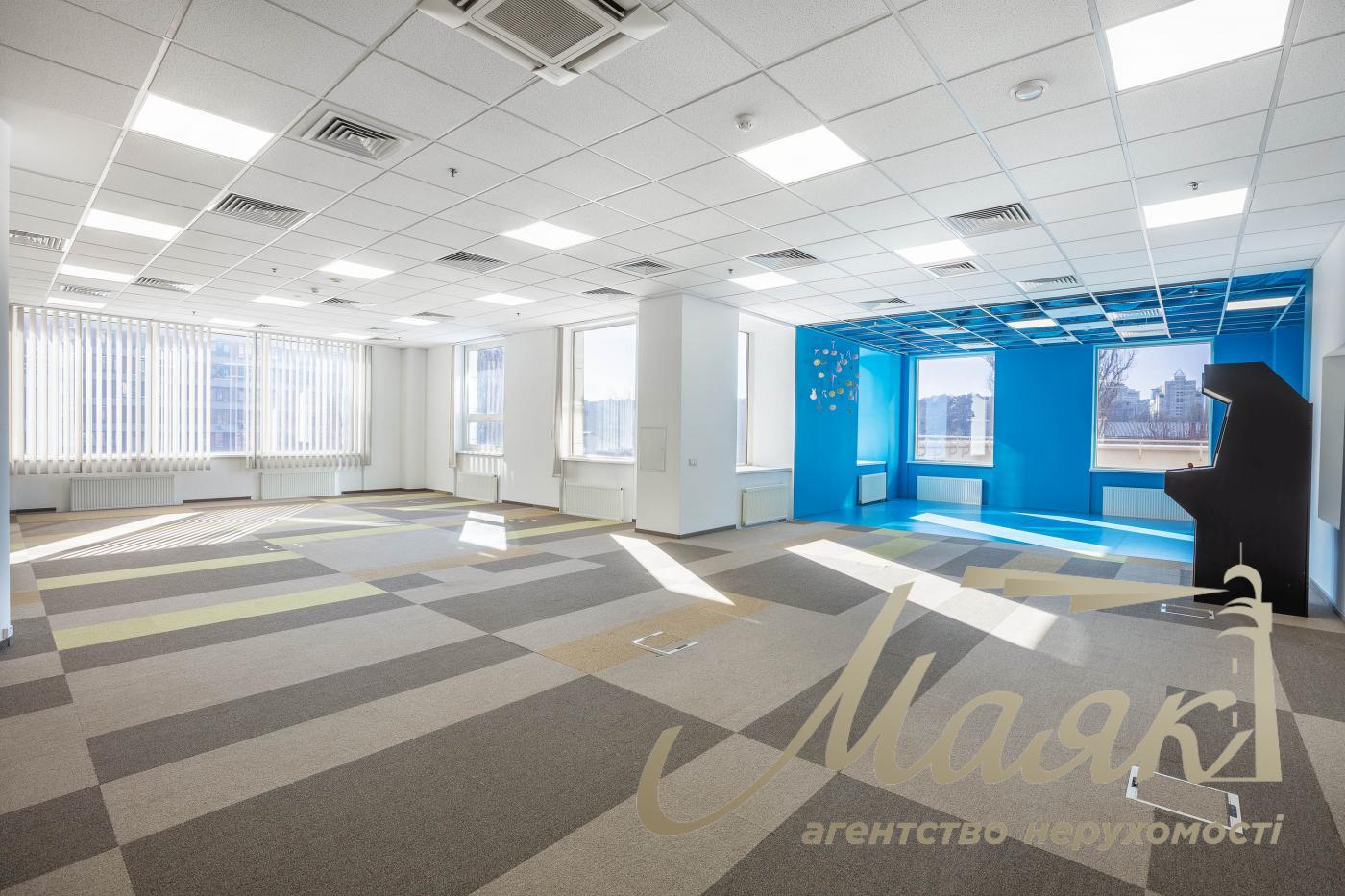 Оренда офісу 726м2 в БЦ Євразія, по вул.Жилянська 78, Центр.