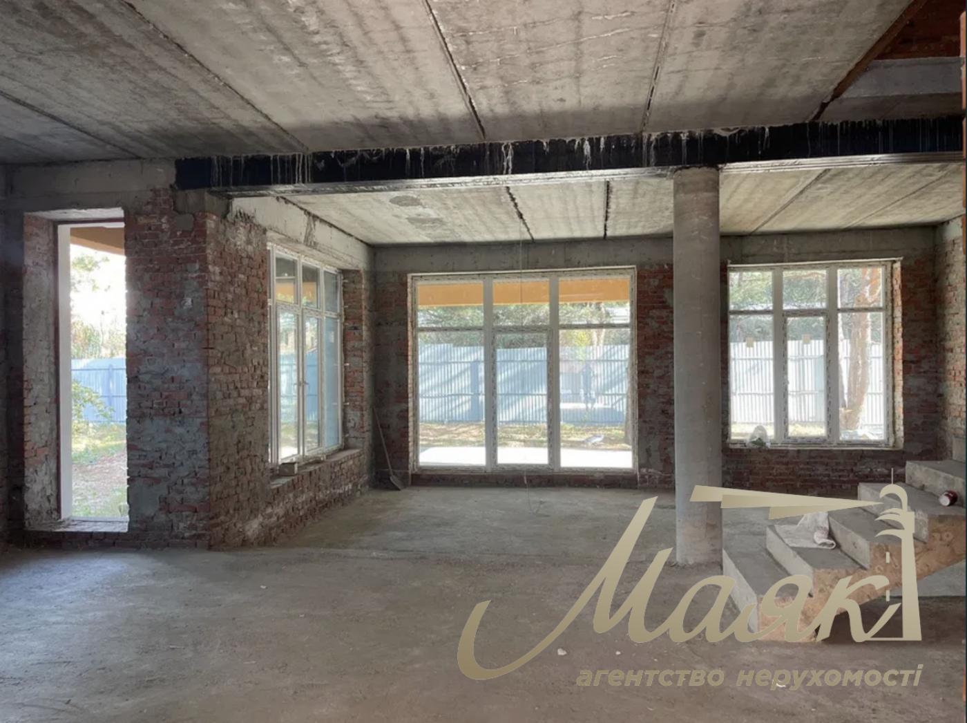 Продаж будинку 350м2 с.Козин. Б.Дамба-2 км. Сучасний будинок з басейном на ділянці з соснами!