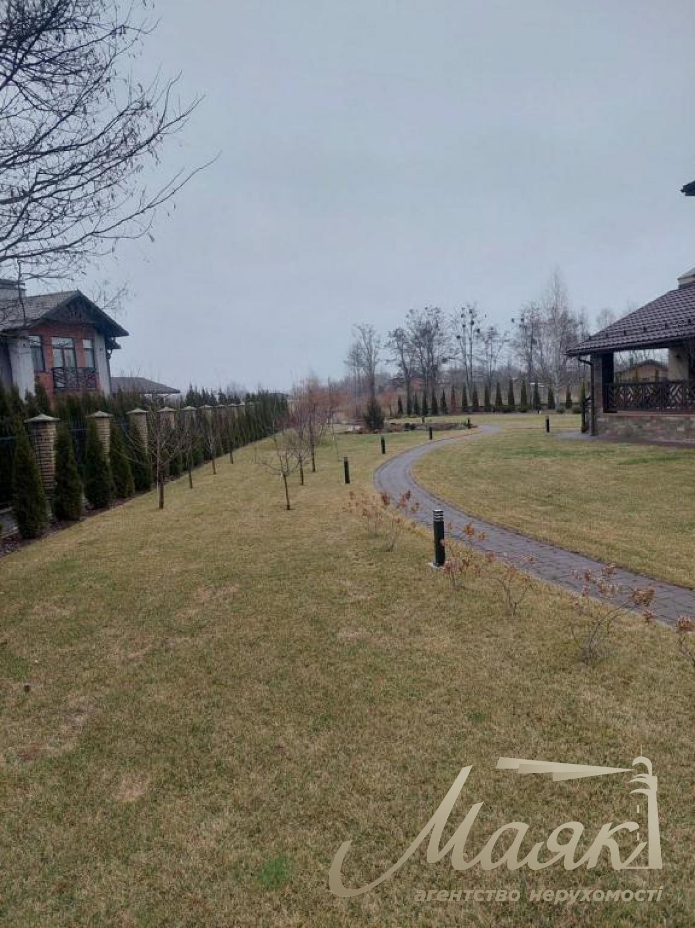 Аренда 450м2 в СМТ Козин/Плюты КГ "Свитанок"