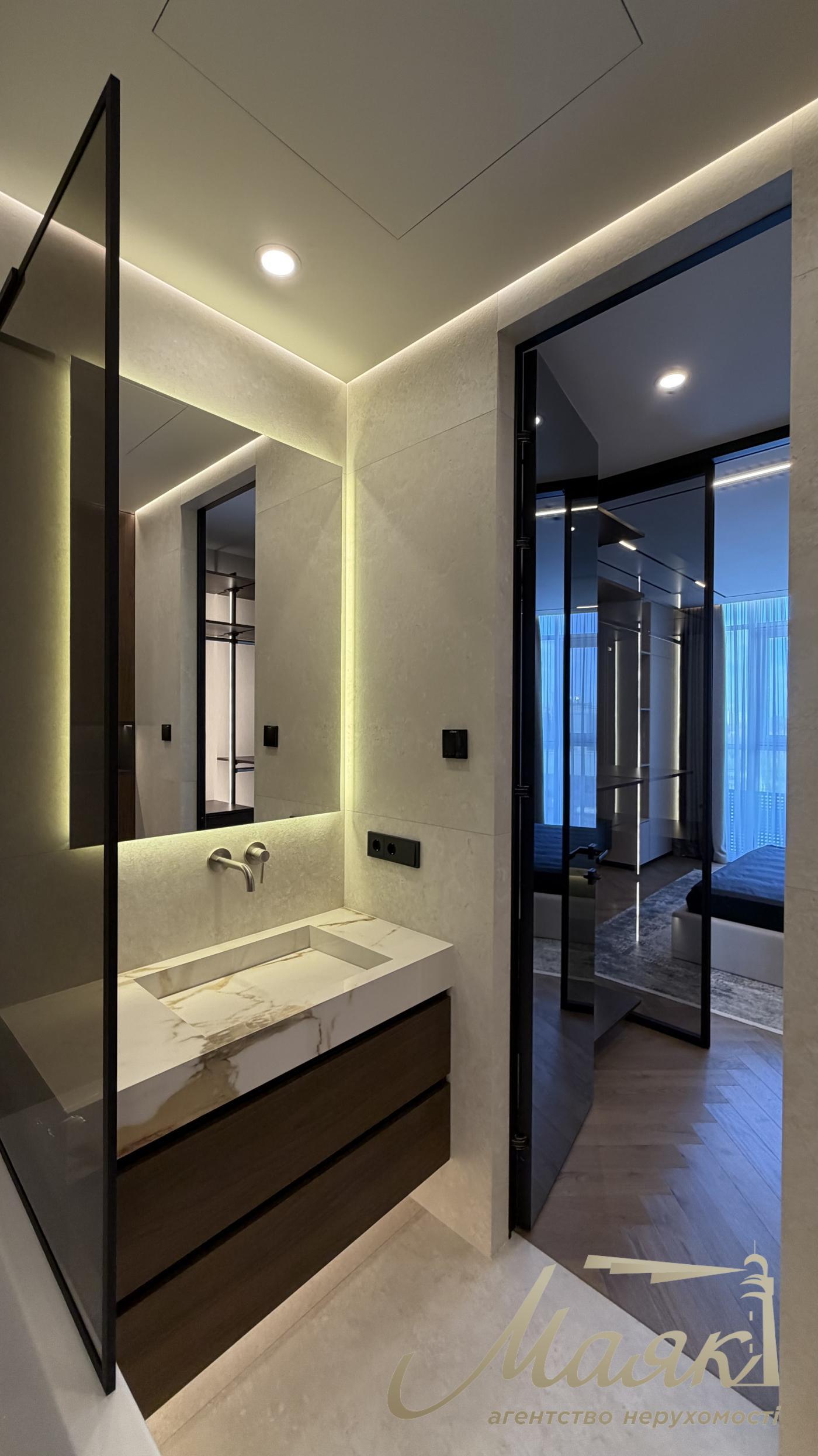 Продаж квартири 118м2 в ЖК Новопечерськие липки, ул. Андрея Верхогляда 15Б. (Михайла Драгомирова)