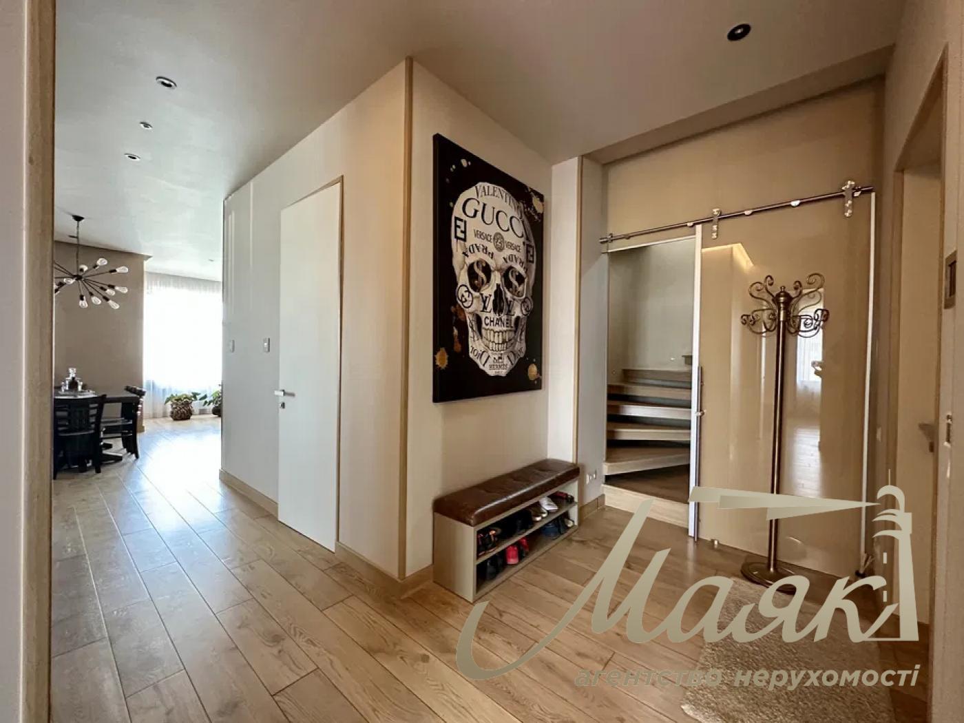 Продаж дворівневої 4к квартири вул. Коновальця, Печерськ