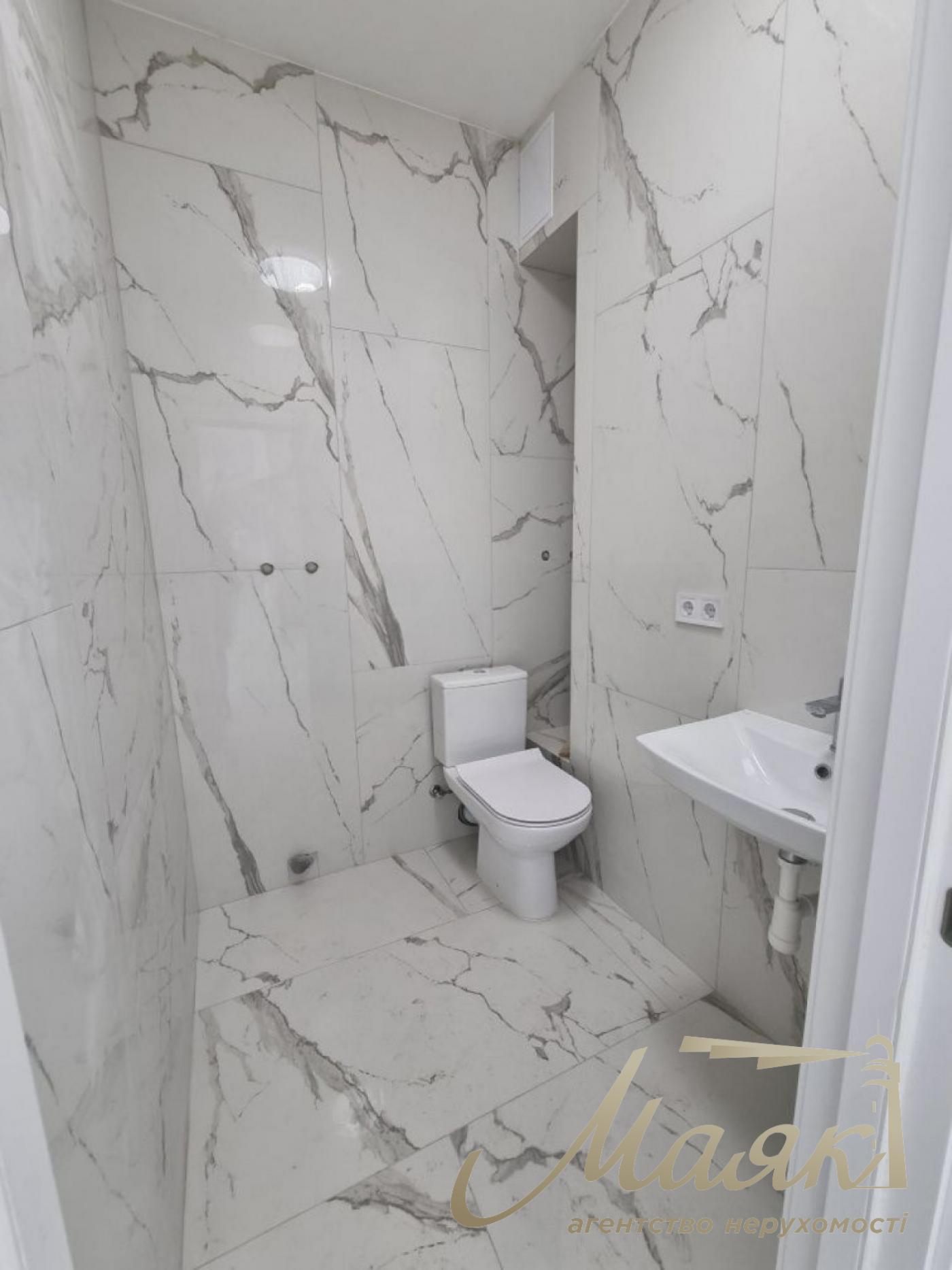 Sale Office 46m2, Zhilyanskaya, Kyiv, Residential Complex 38 Zhemchuzhina
