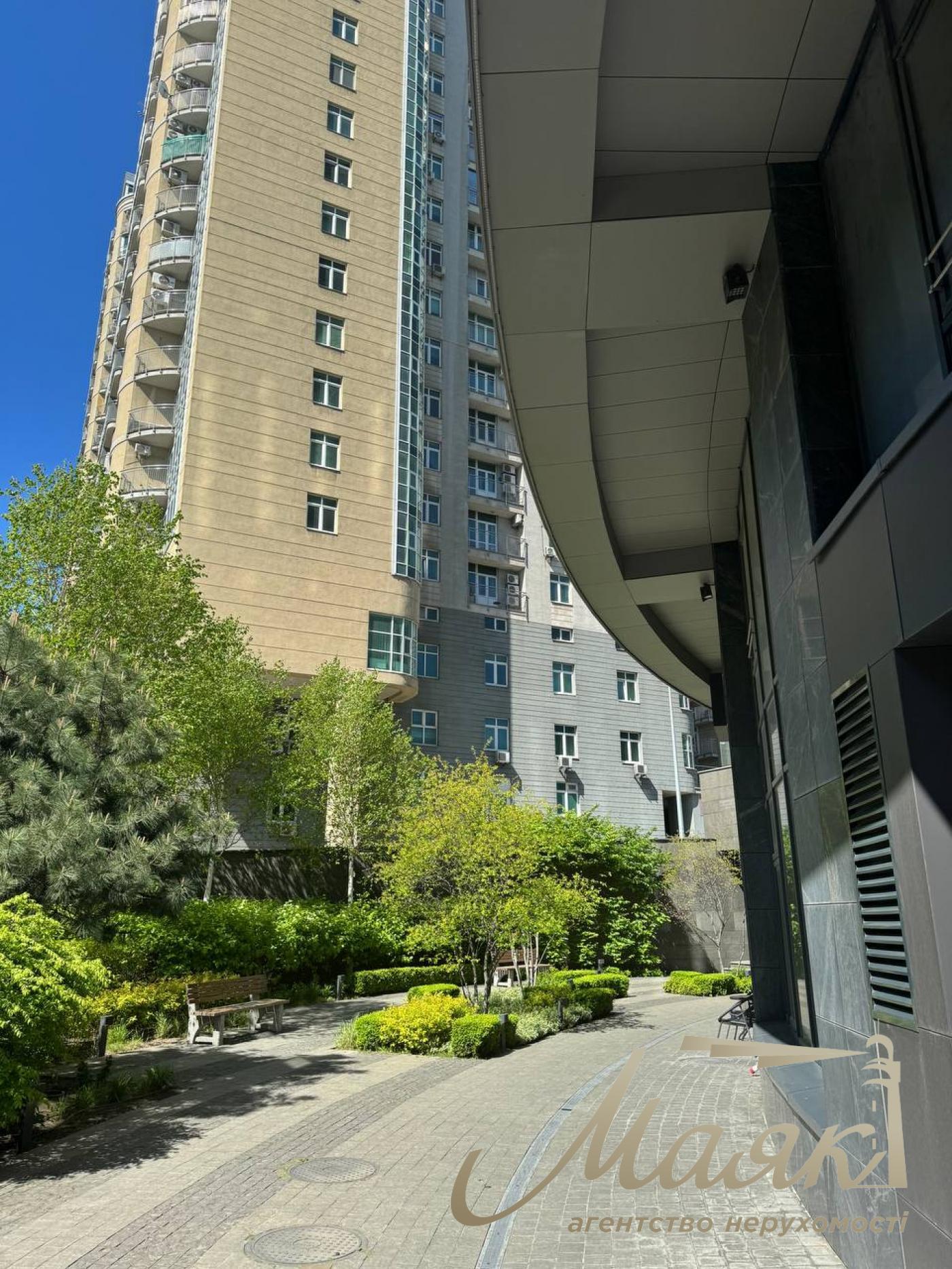 Аренда фасадного помещения 83м2 в ЖК Busov Hill Киев