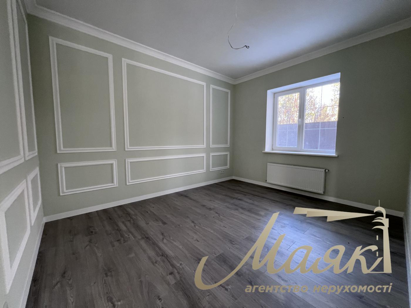 Продаж будинку в закритому КМ AlpenPark серед лісу