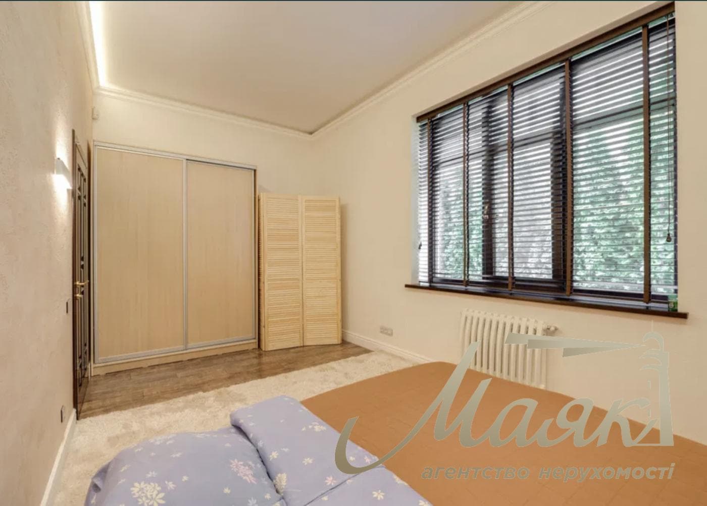 320 m² house for rent in Koncha-Zaspa. Cleaning and gardening services included