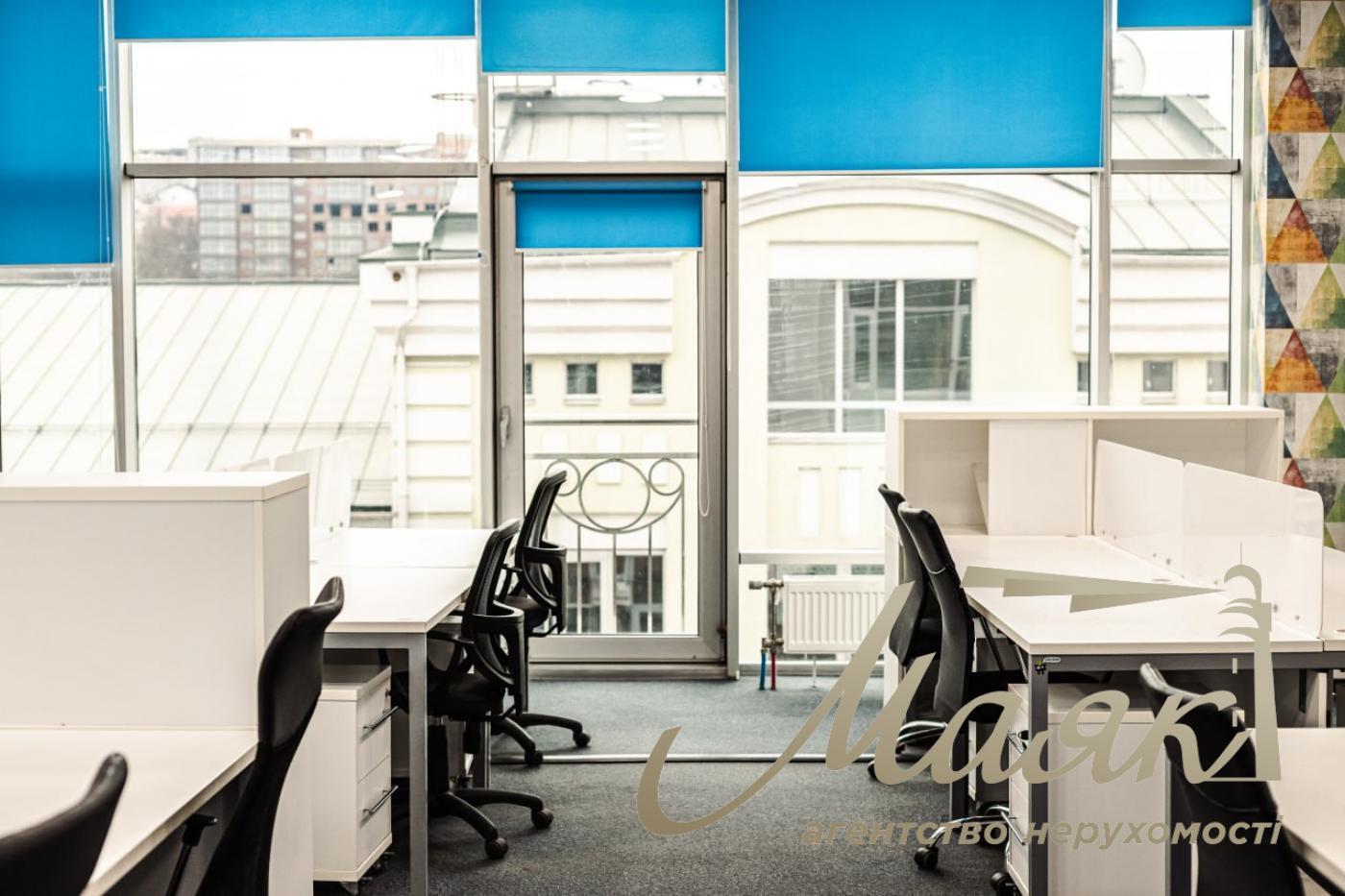 Оренда офісу 555 м2 у БЦ з ремонтом, меблями та терасою Олімпійська