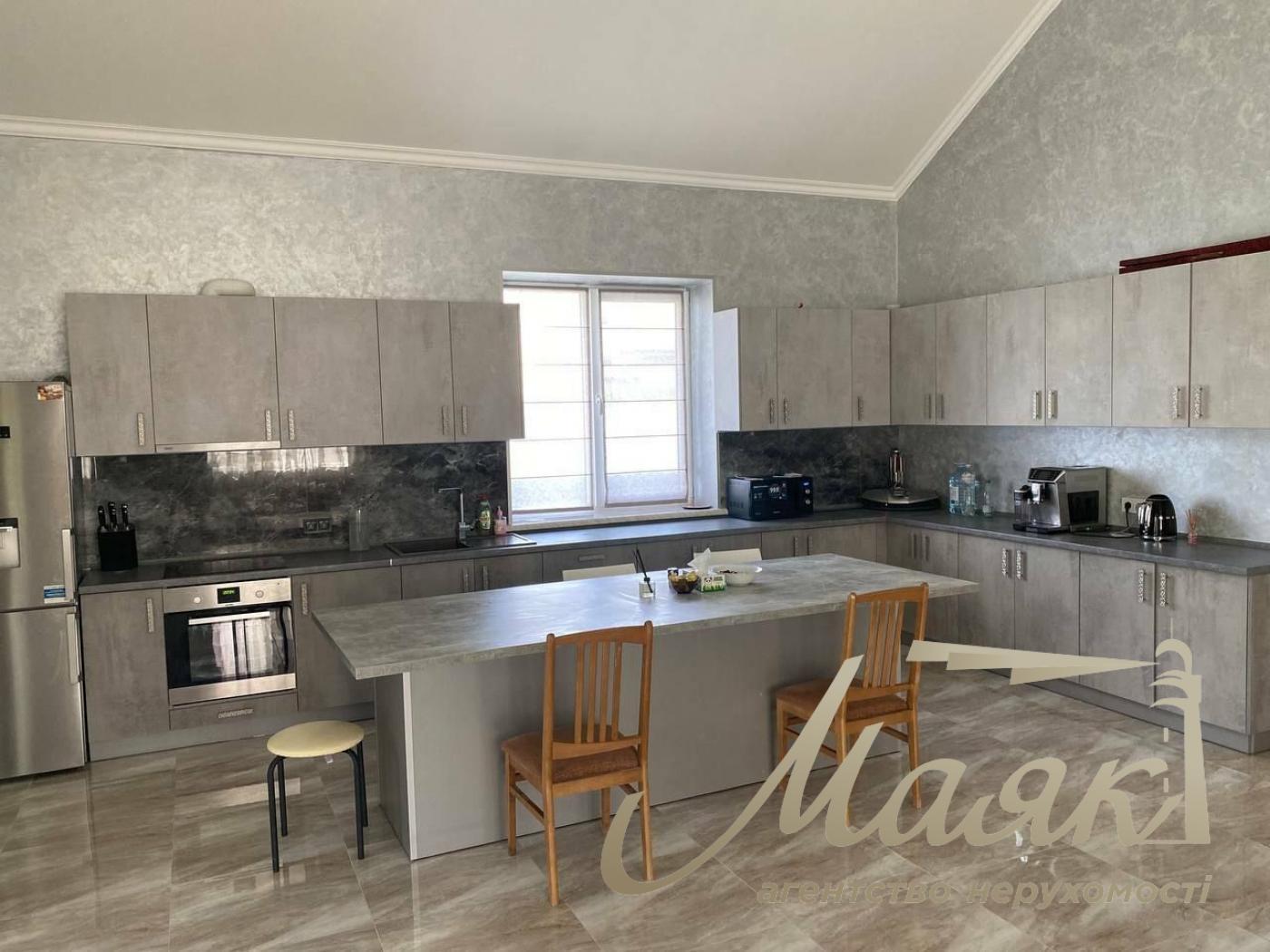 Продаж будинку 190 м2 с. Крюківщина