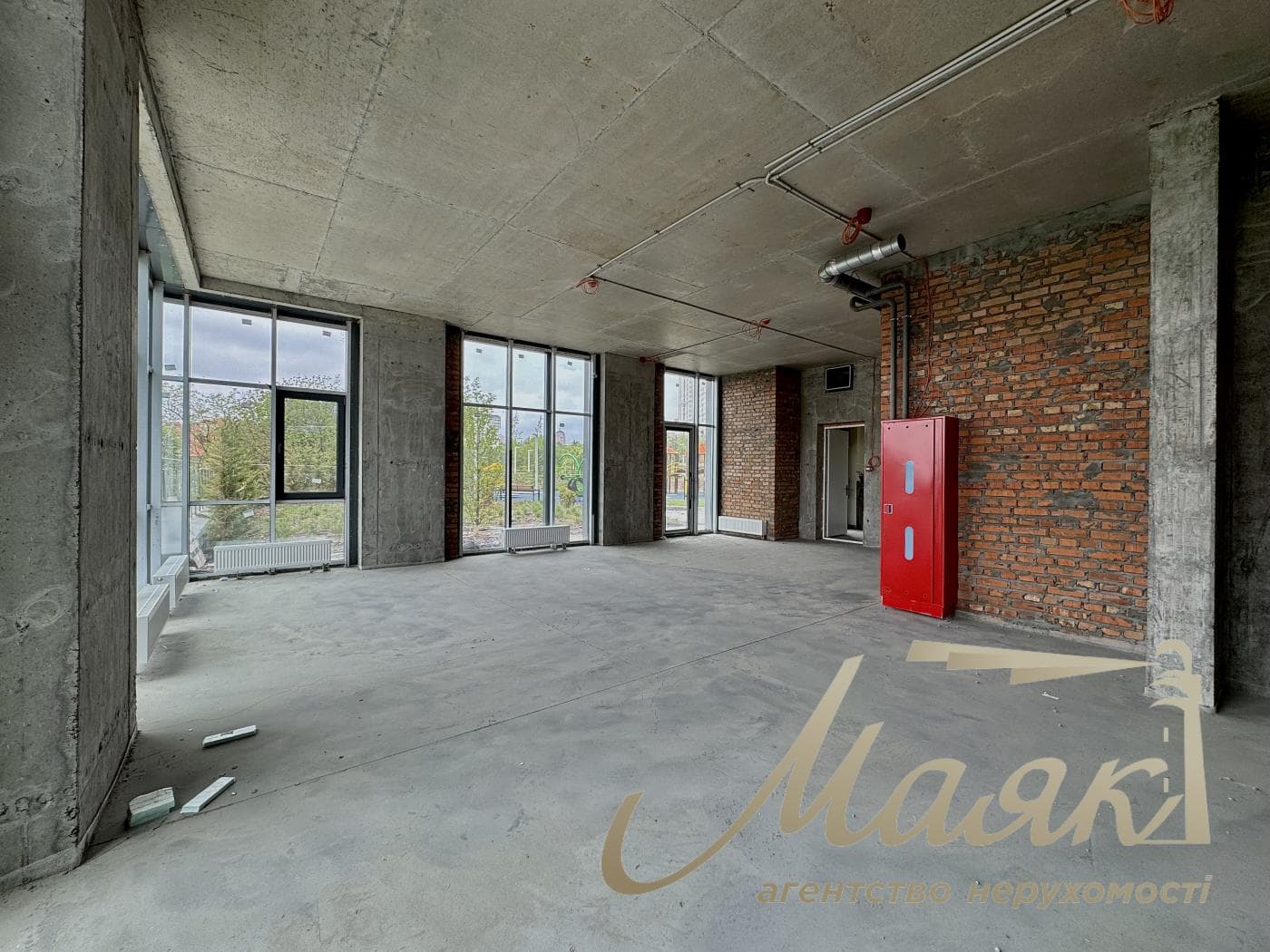 Rent a facade room 72.88m2 Dragomirova str. in the LCD "Novopecherskie Lipki"