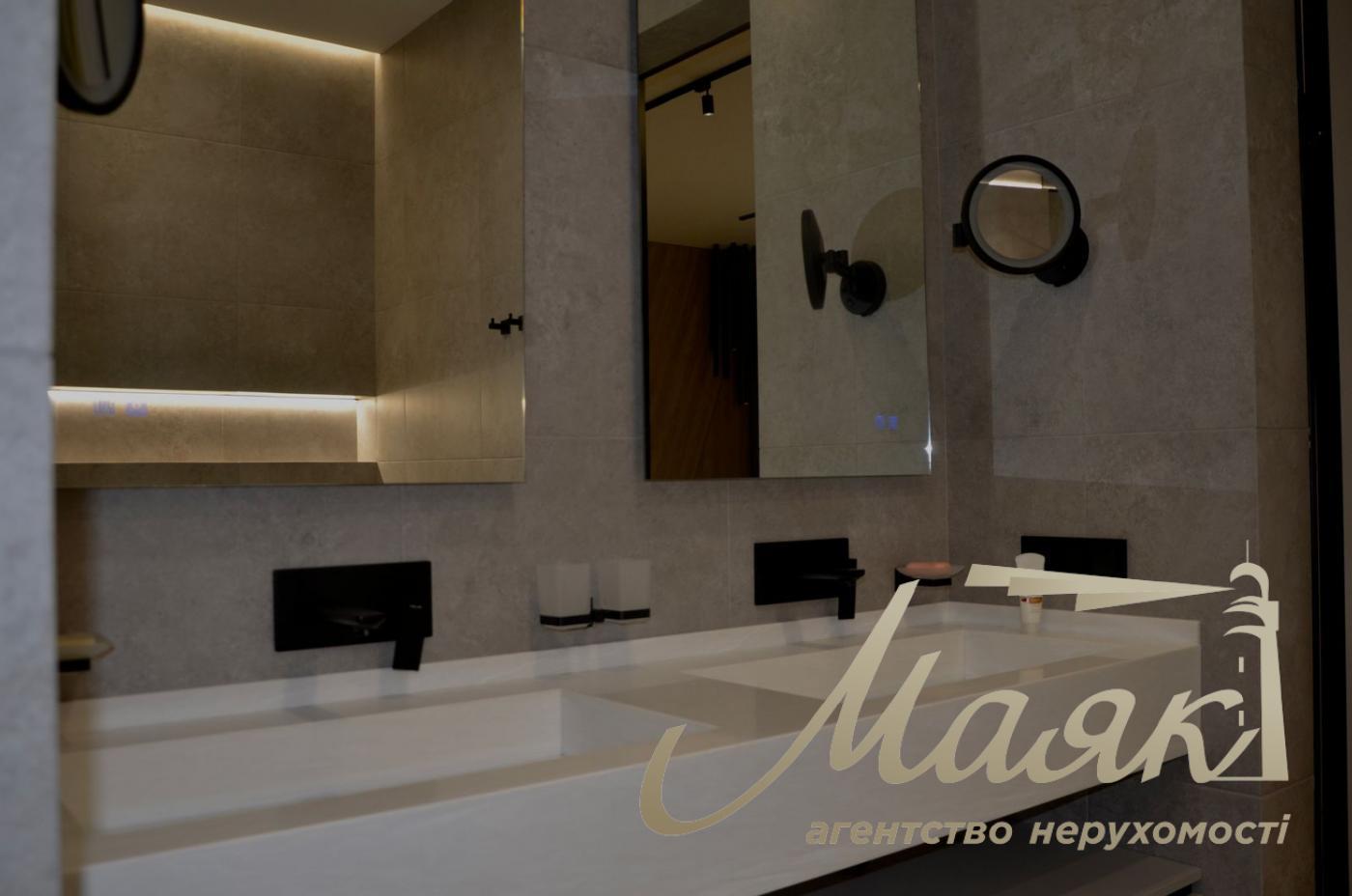 We offer for sale an elite one-storey house with exquisite designer repair, located in the cottage town KDT "Chernobylets" (Lake Mininka)