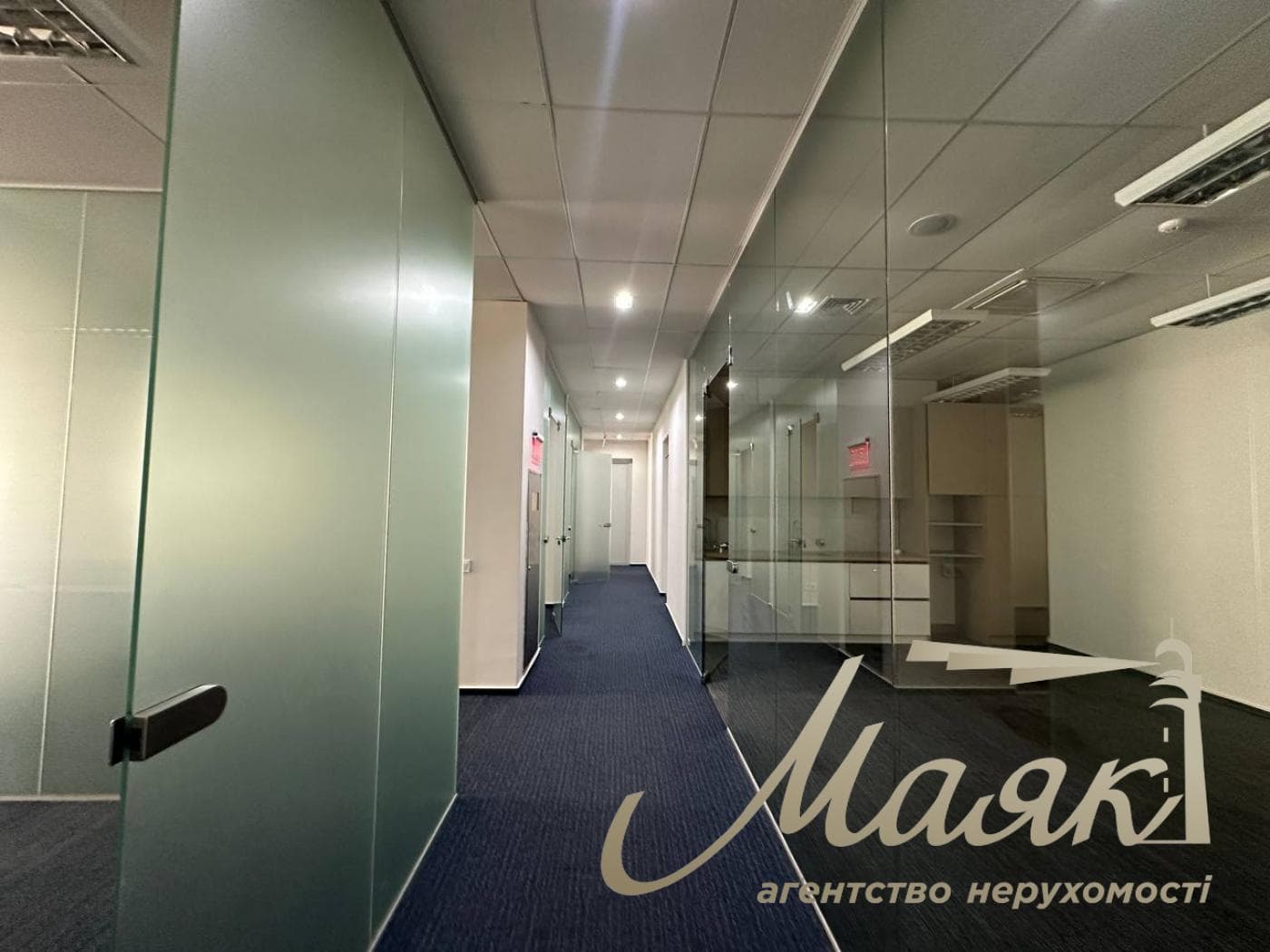 Аренда автономного офиса 962,1 м², ул. Антоновича, 118, Центр.