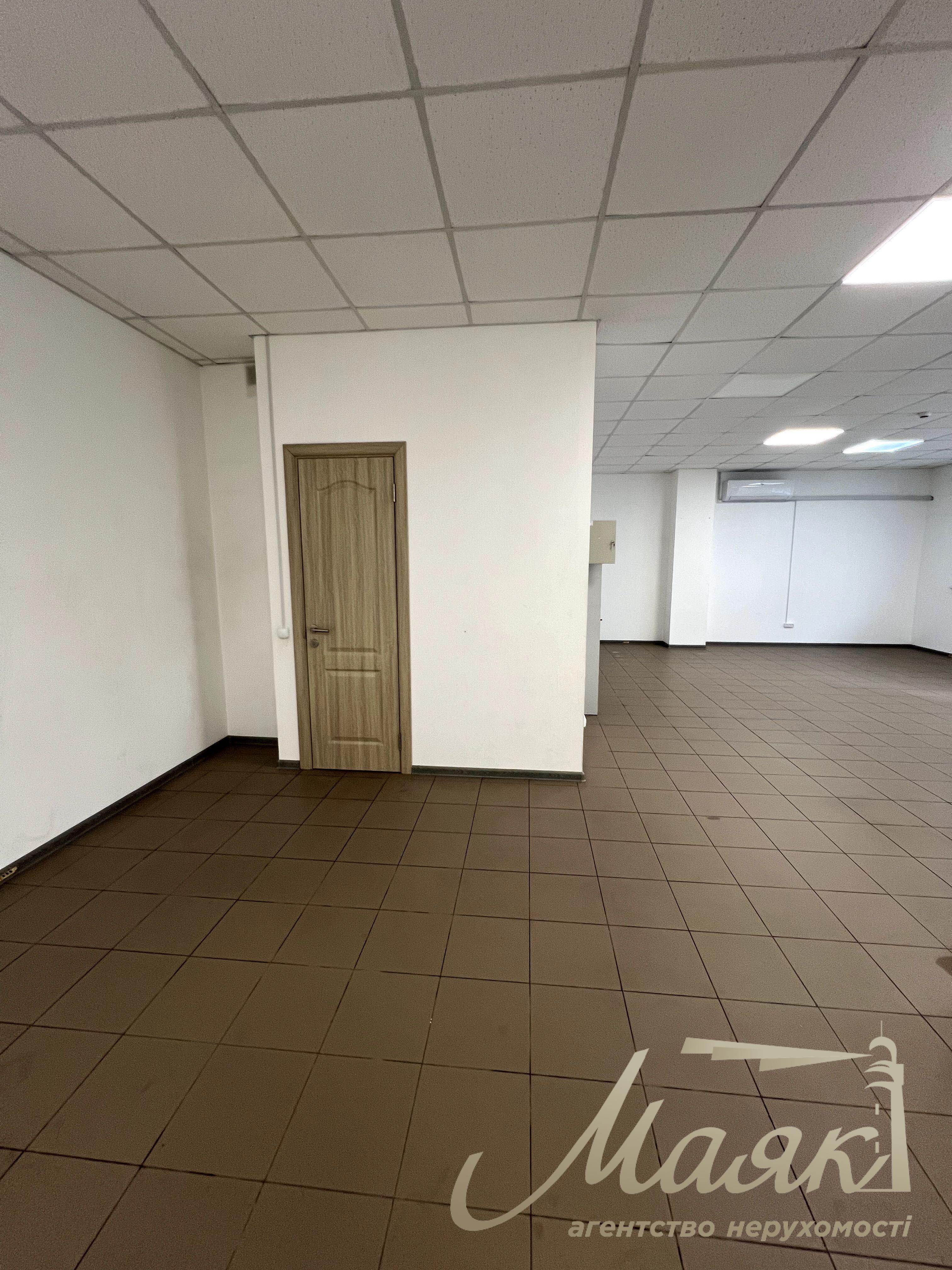 Оренда фасадного приміщення 77 м2 у ЖК Нивки Парк