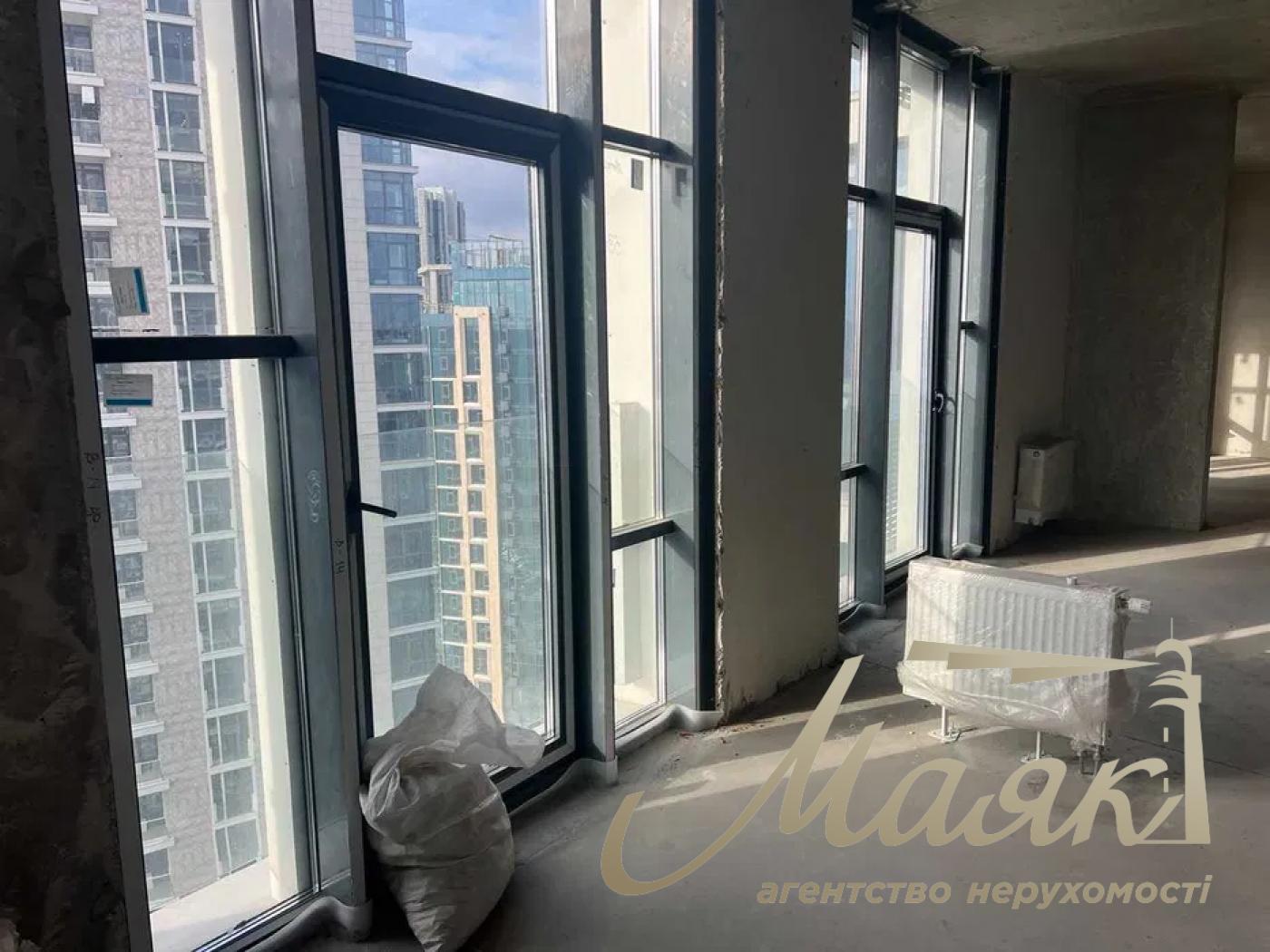 For sale 4-room apartment LCD Novopecherskie Lipki, Verkhoglyada street (Dragomirov)