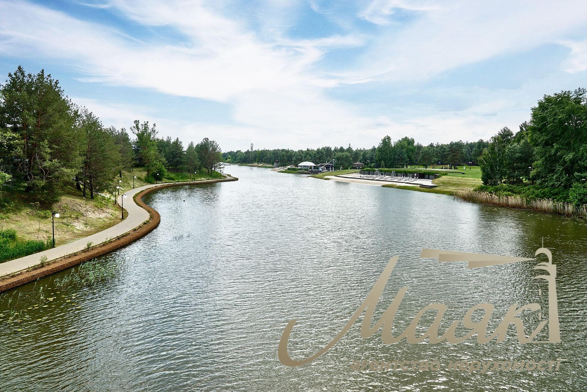 Продаж сучасного будинку площею 252 м² в елітному котеджному містечку Riviera Village, закрита територія