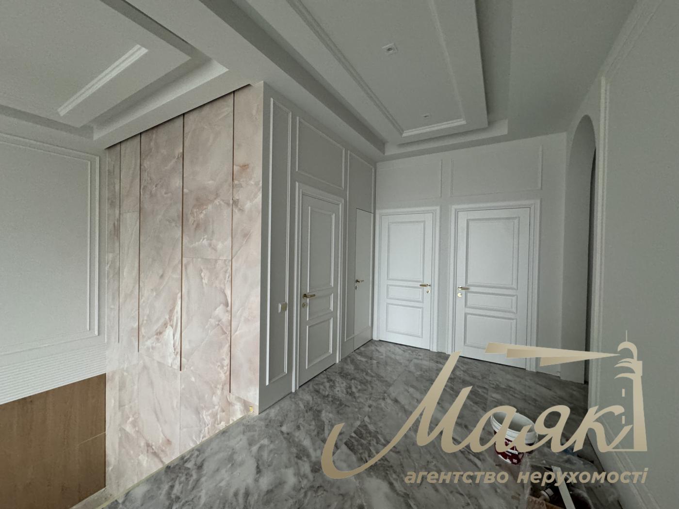 Clinic for sale in LCD French Quarter 2, Predslavynska street, Center, Kiev