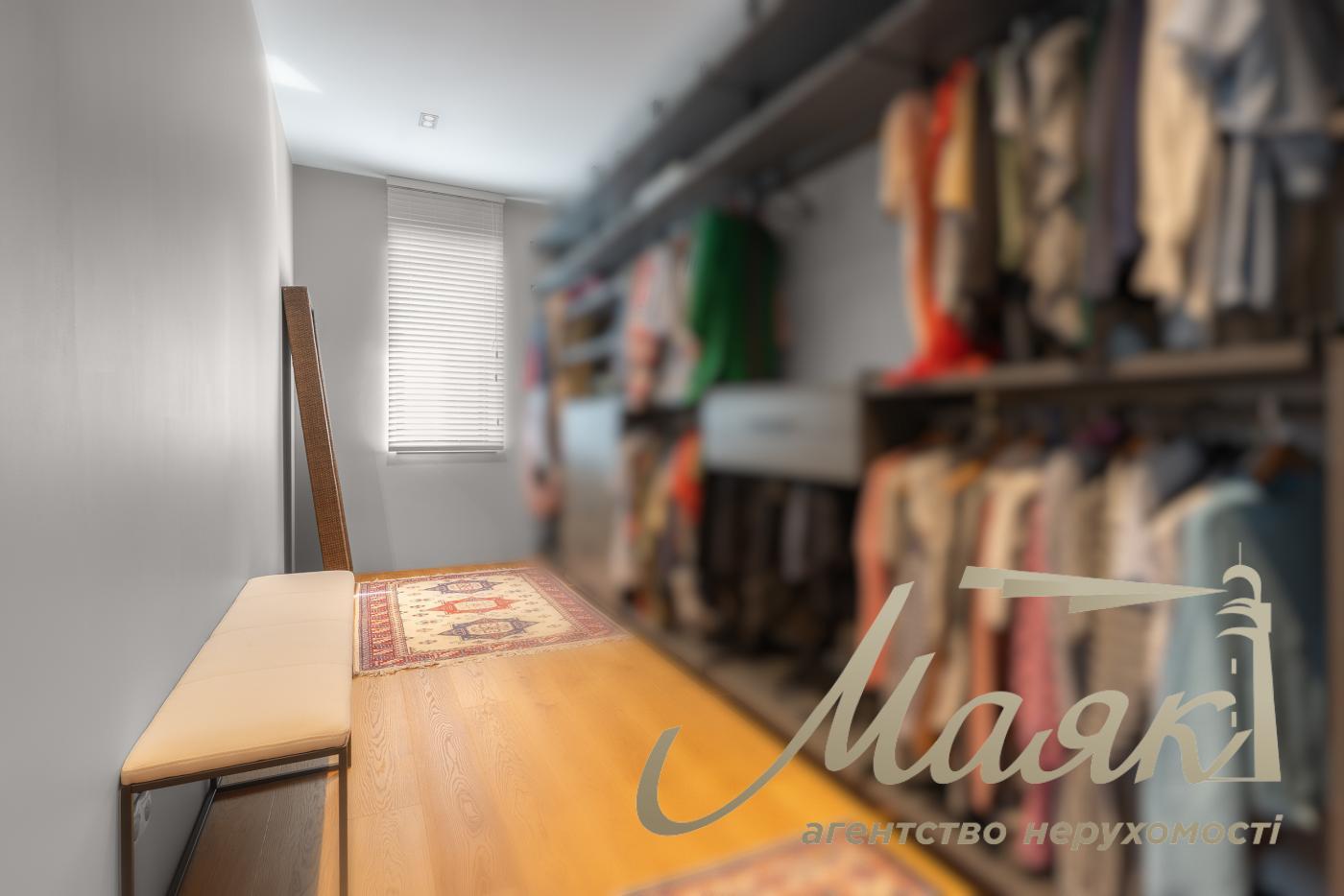 Продаж будинку на Батиєвій горі з розкішним краєвидом, Київ, Центр.